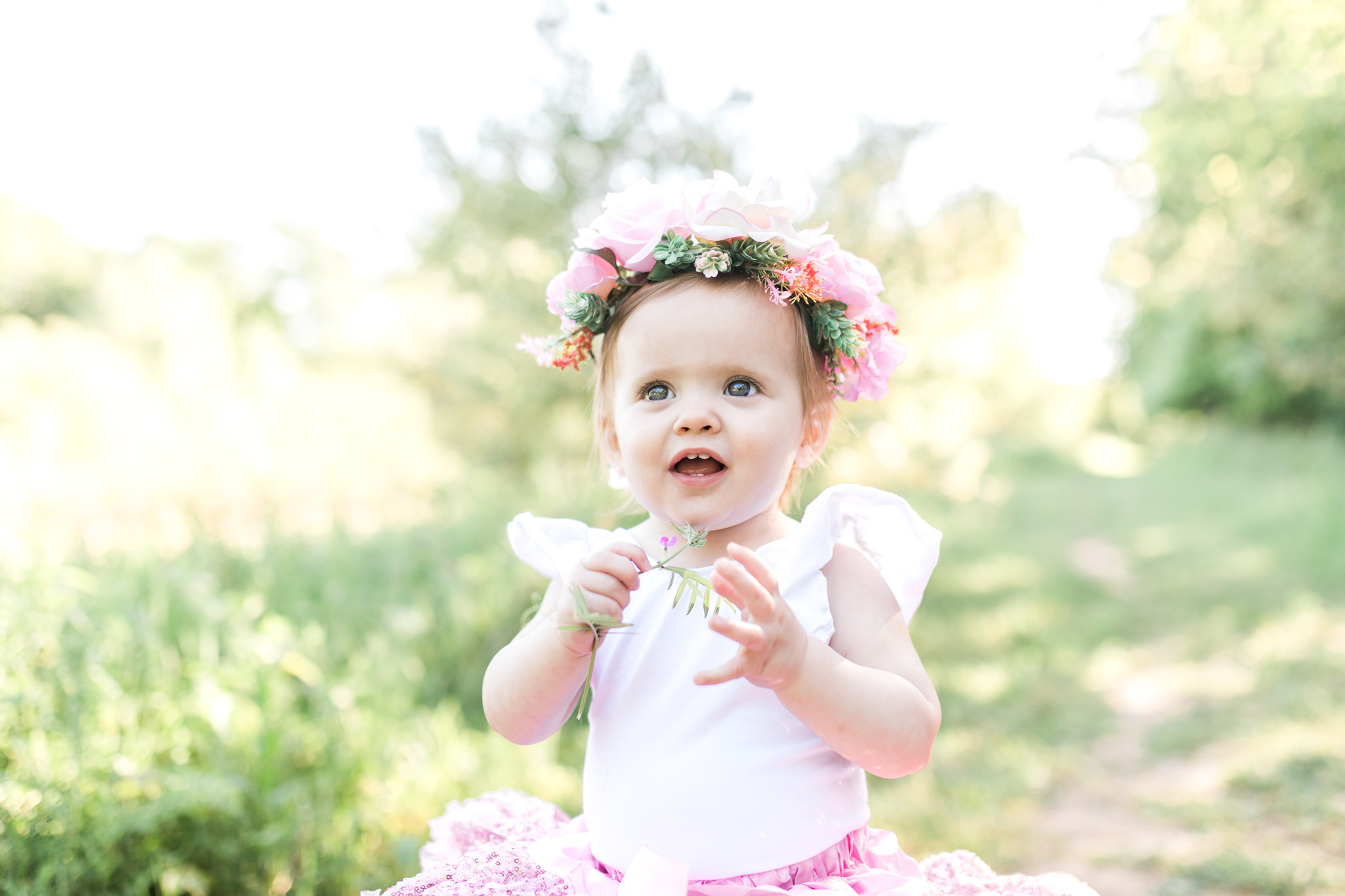 First Birthday Photos | Baby girl | Pink tutu | Cake Smash | Family Photos | Flower crown | What to Wear | Intersex Variation
