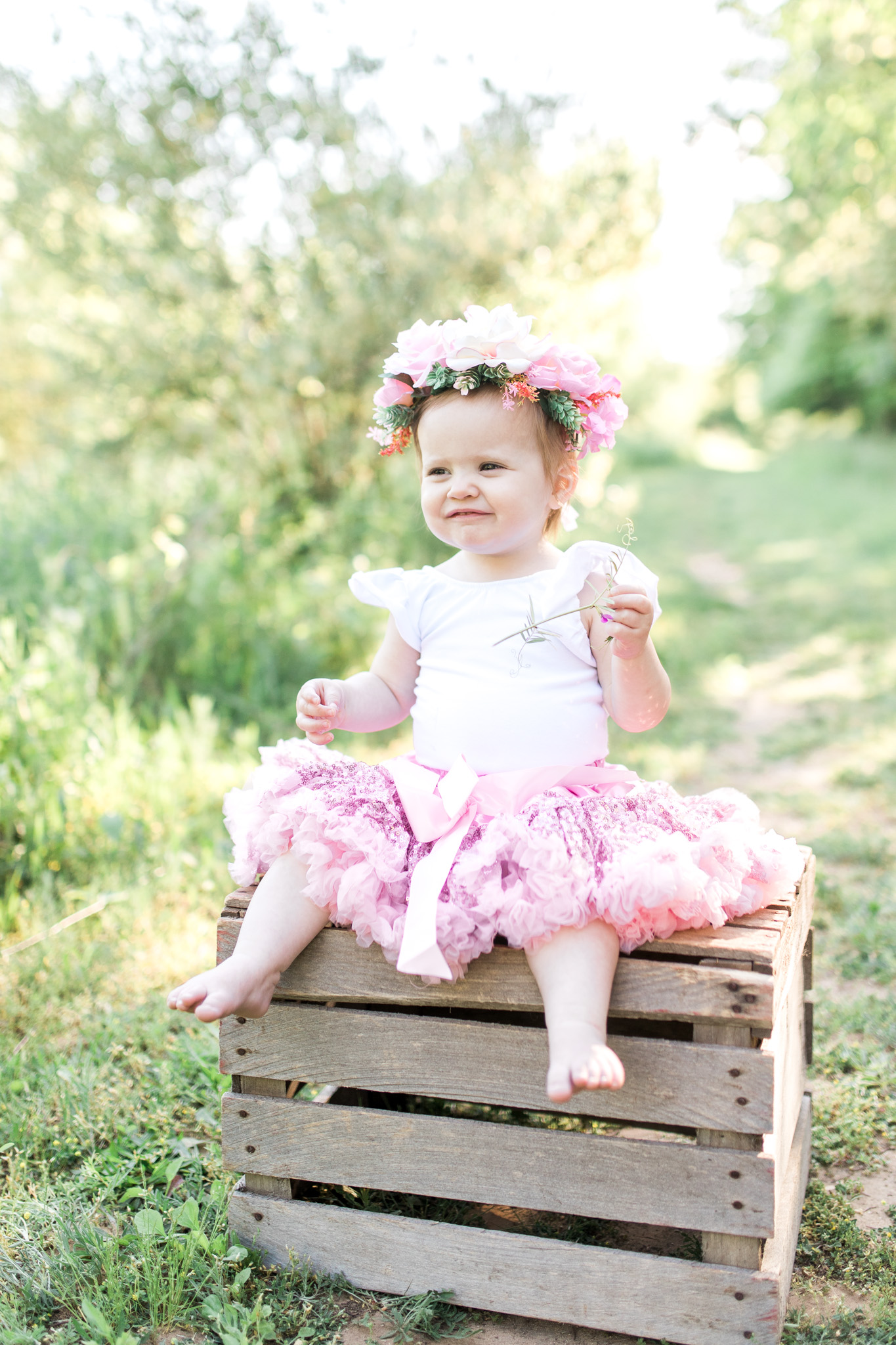 First Birthday Photos | Baby girl | Pink tutu | Cake Smash | Family Photos | Flower crown | What to Wear | Intersex Variation