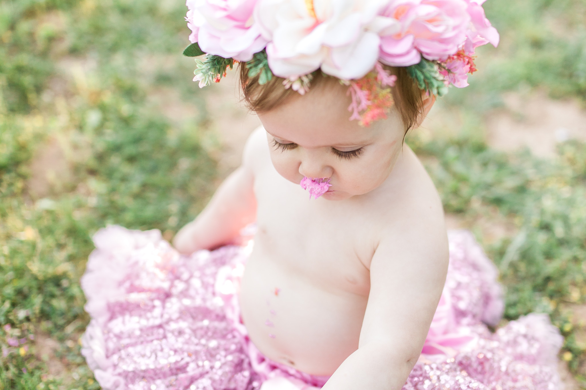 First Birthday Photos | Baby girl | Pink tutu | Cake Smash | Family Photos | Flower crown | What to Wear | Intersex Variation
