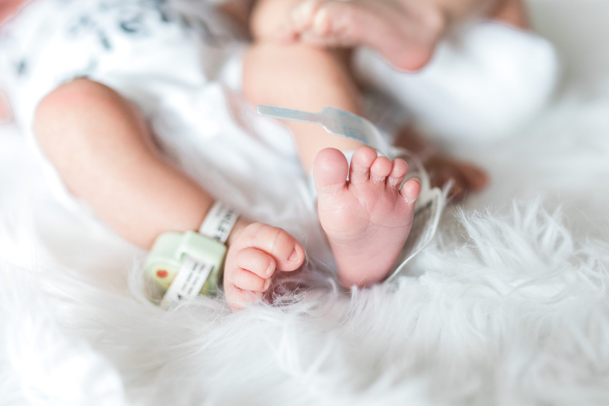 Newborn twins Fresh 48 Session in Hospital | Laurenda Marie Photography | Grand Rapids Michigan