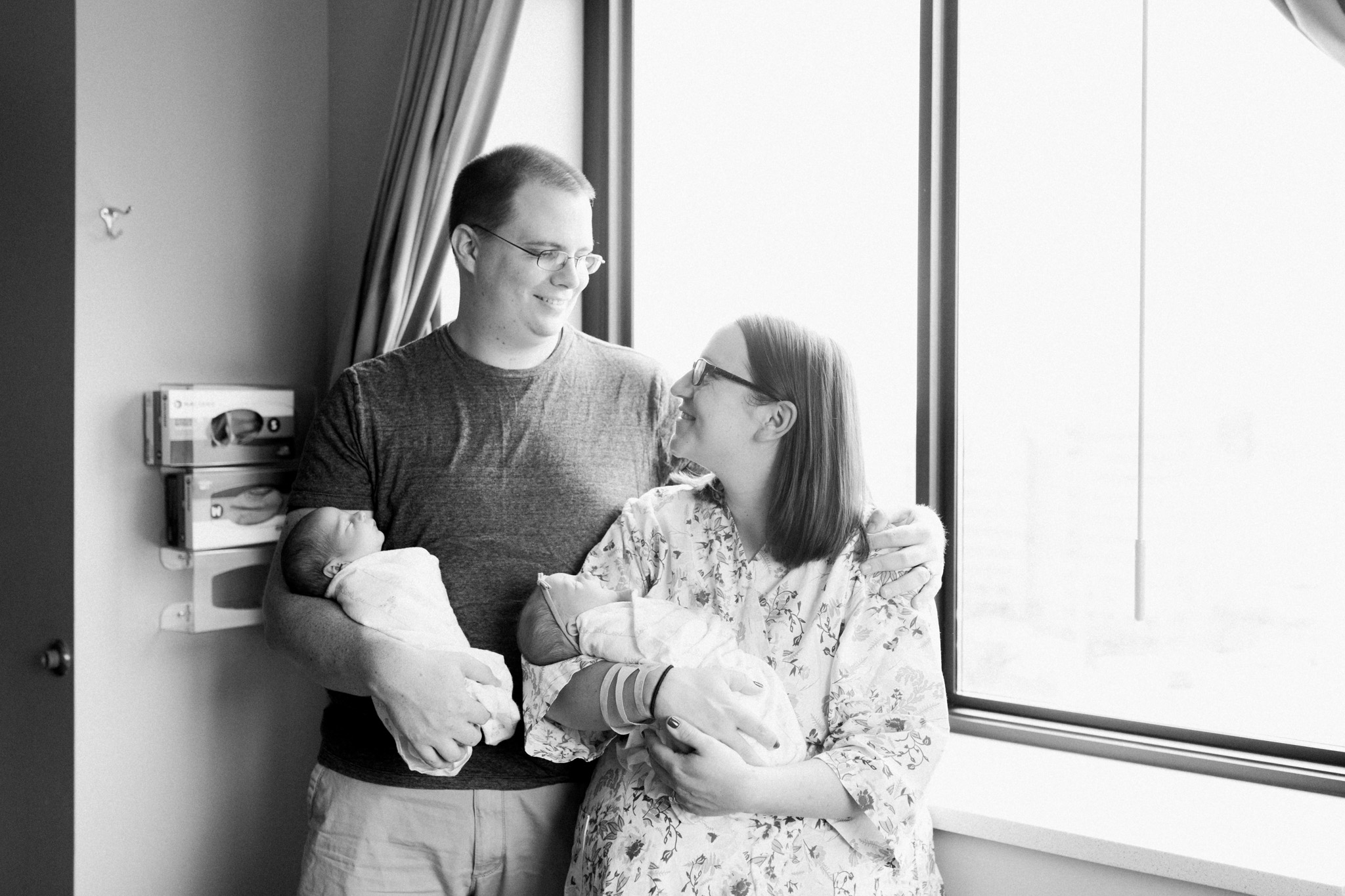 Newborn twins Fresh 48 Session in Hospital | Laurenda Marie Photography | Grand Rapids Michigan
