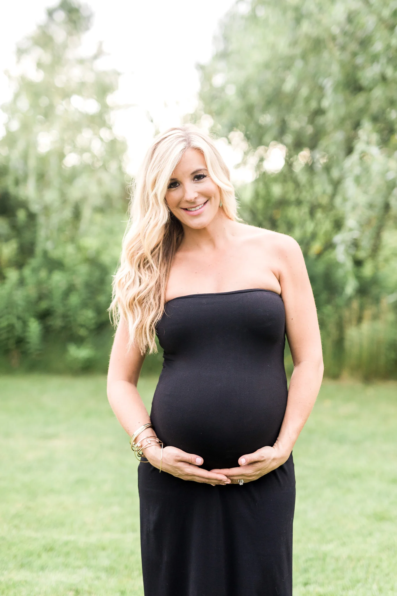 Beautiful Outdoor Maternity Session | Nicole & Will | Rockford, Michigan   Laurenda Marie Photography