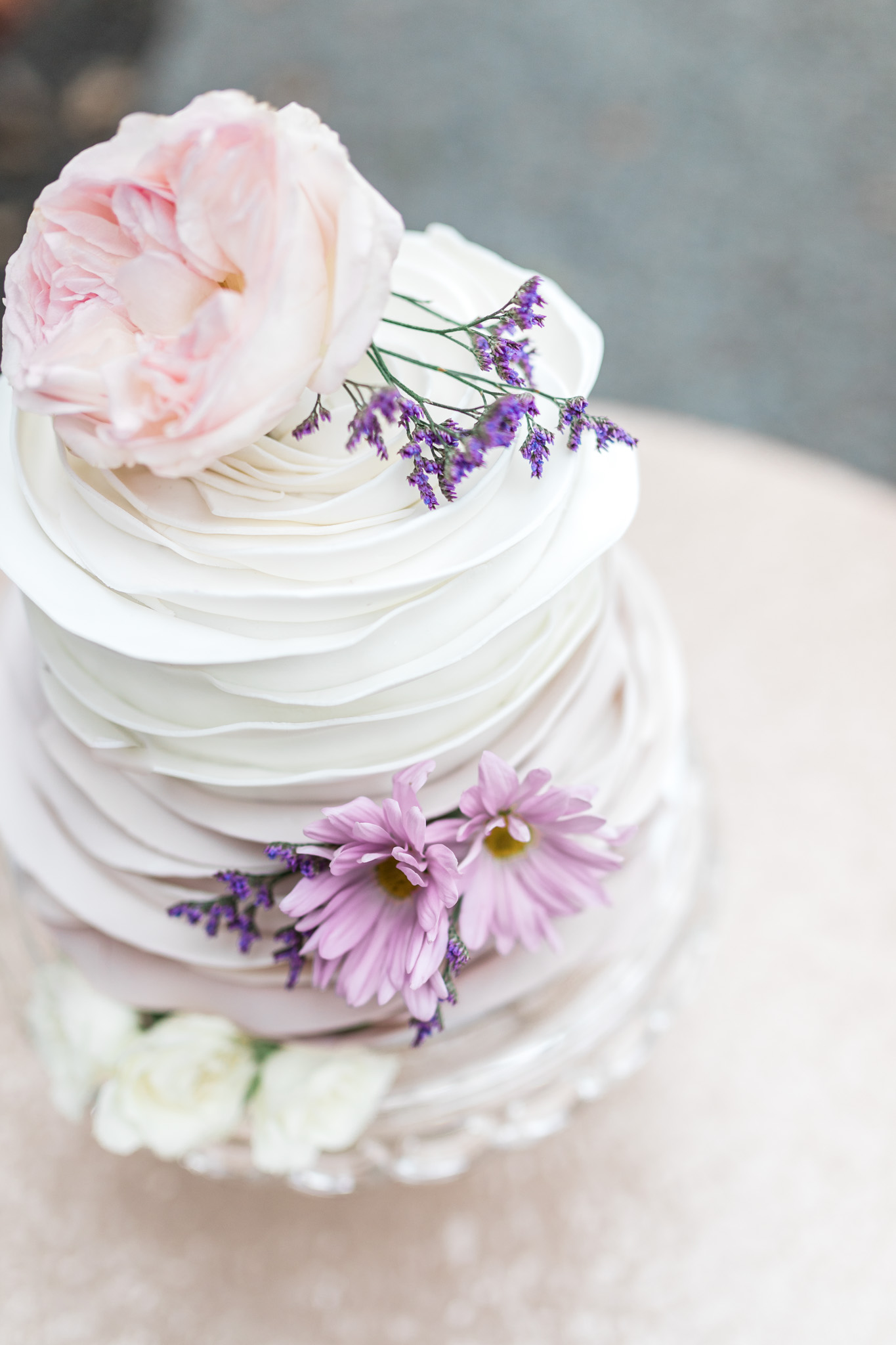 Ruffle Wedding Cake | Styled Wedding Shoot at Gable Hill Barn | Elegant Chic Wedding | Laurenda Marie Photography | West Michigan Wedding Photographer |