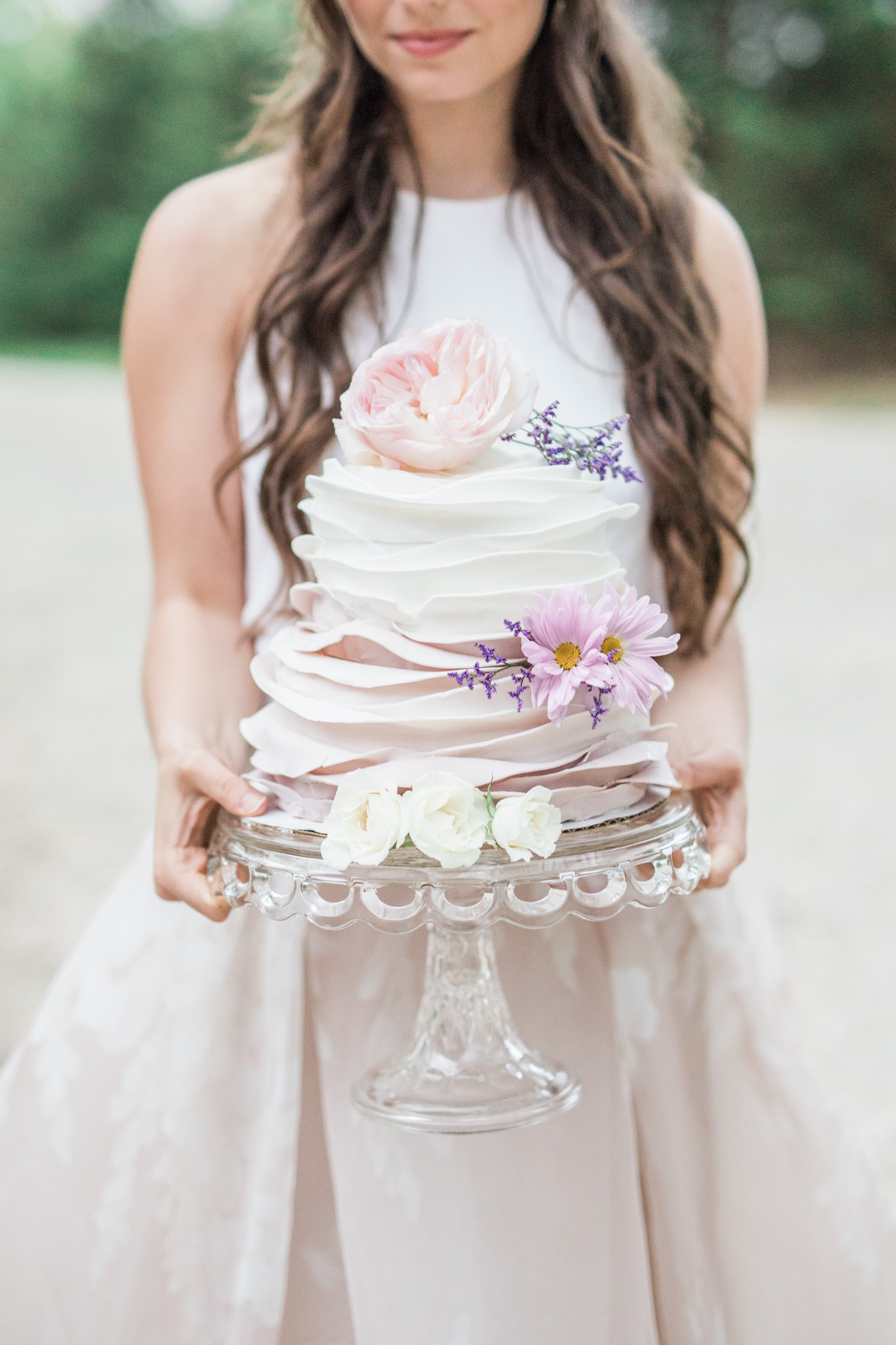 Ruffle Wedding Cake | Styled Wedding Shoot at Gable Hill Barn | Elegant Chic Wedding | Laurenda Marie Photography | West Michigan Wedding Photographer |