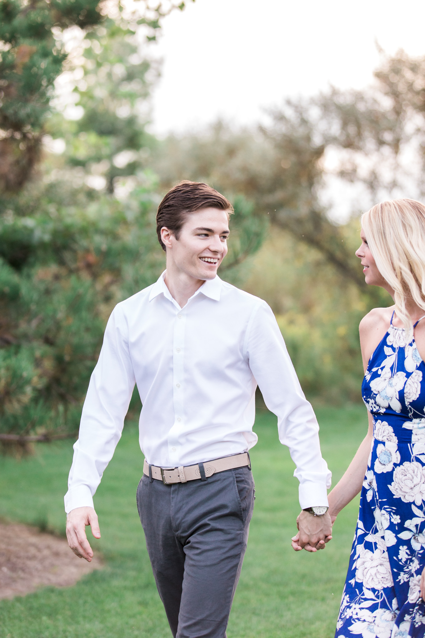 Romantic summer engagement session | Laurenda Marie Photography | West Michigan Wedding and Engagement Photographer