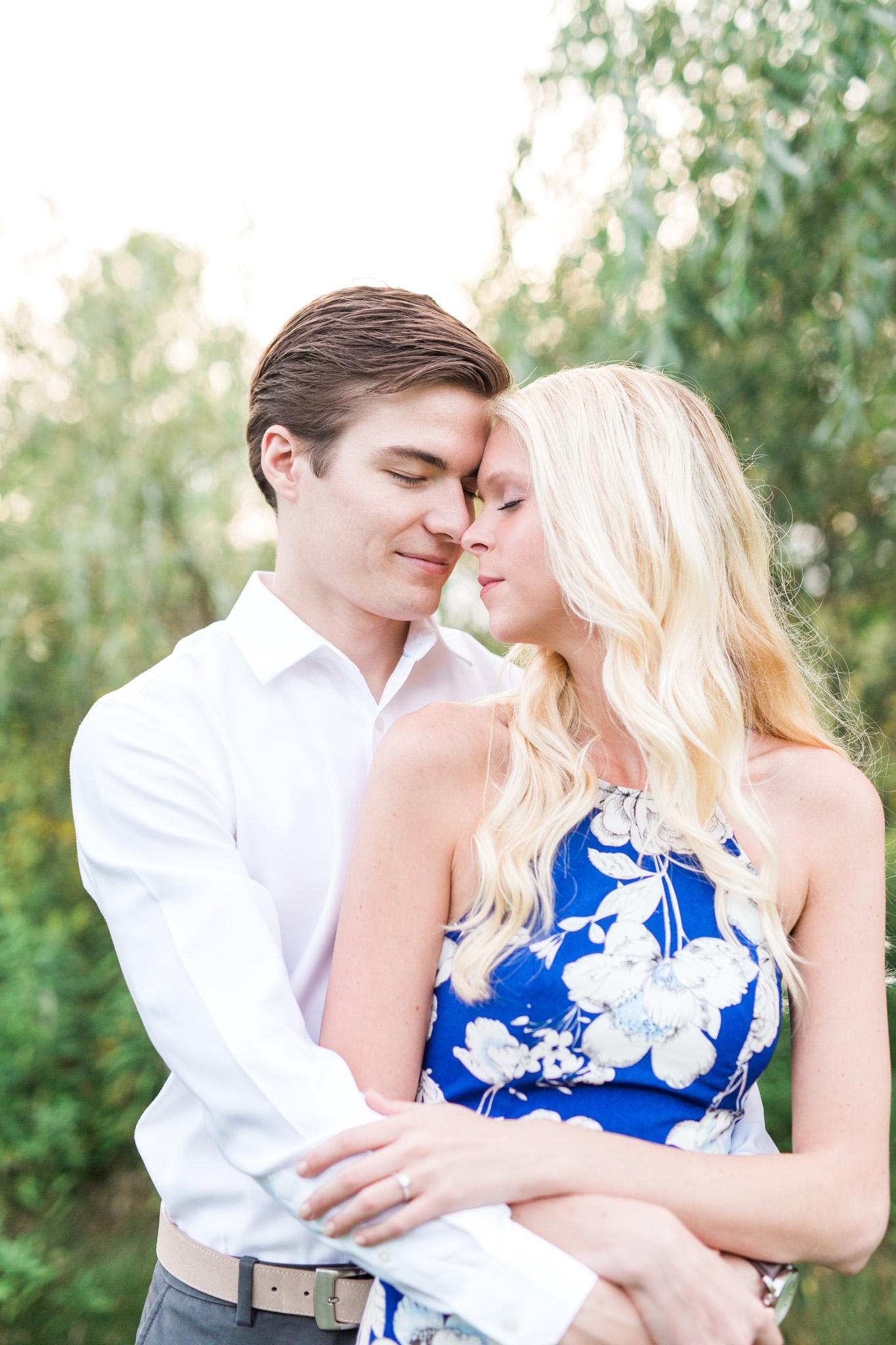 Romantic summer engagement session | Laurenda Marie Photography | West Michigan Wedding and Engagement Photographer