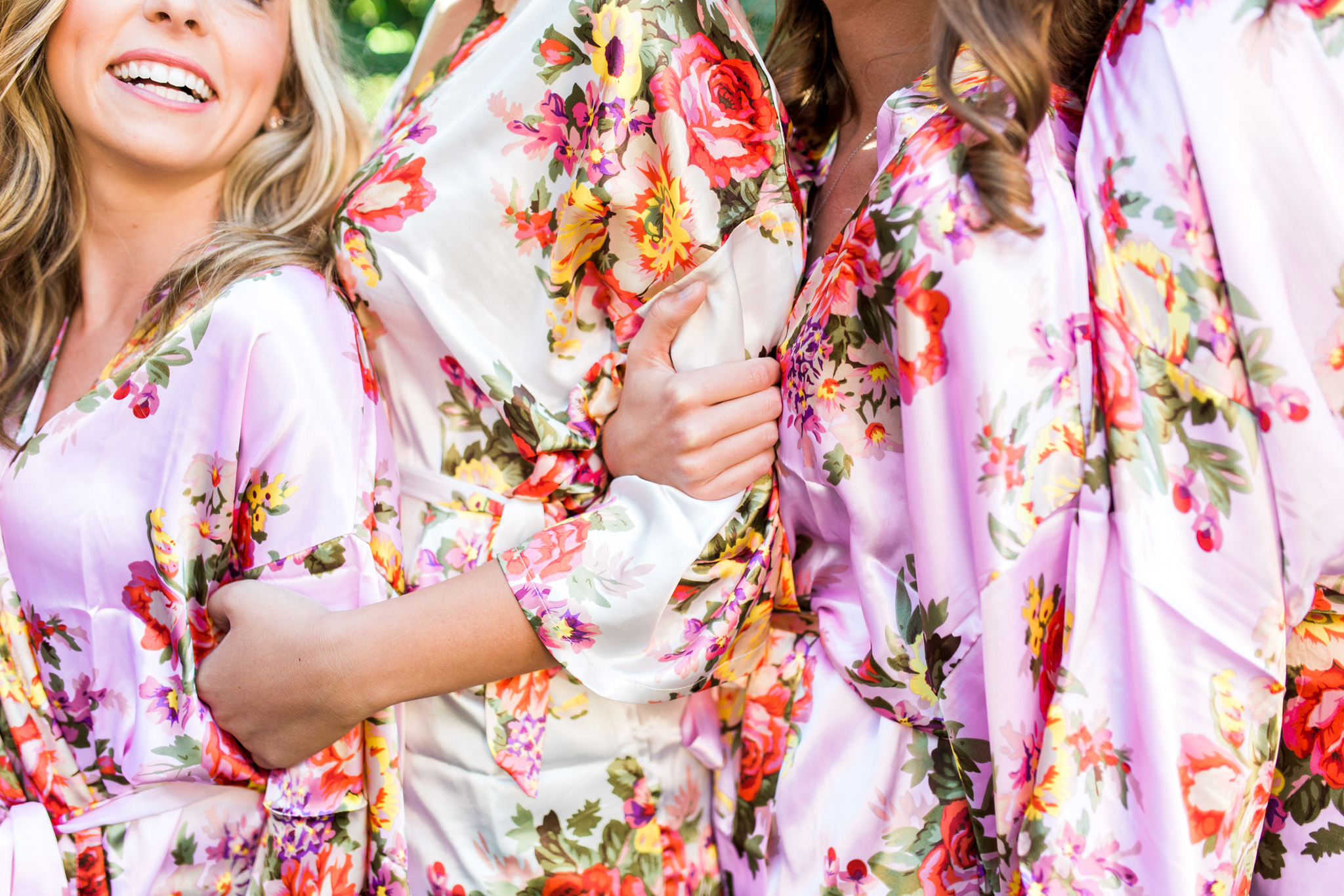 Best friends | Spa Day with Bridal Party | Natural Beauty Products | Floral Robes | Girls Night | Giveaway!