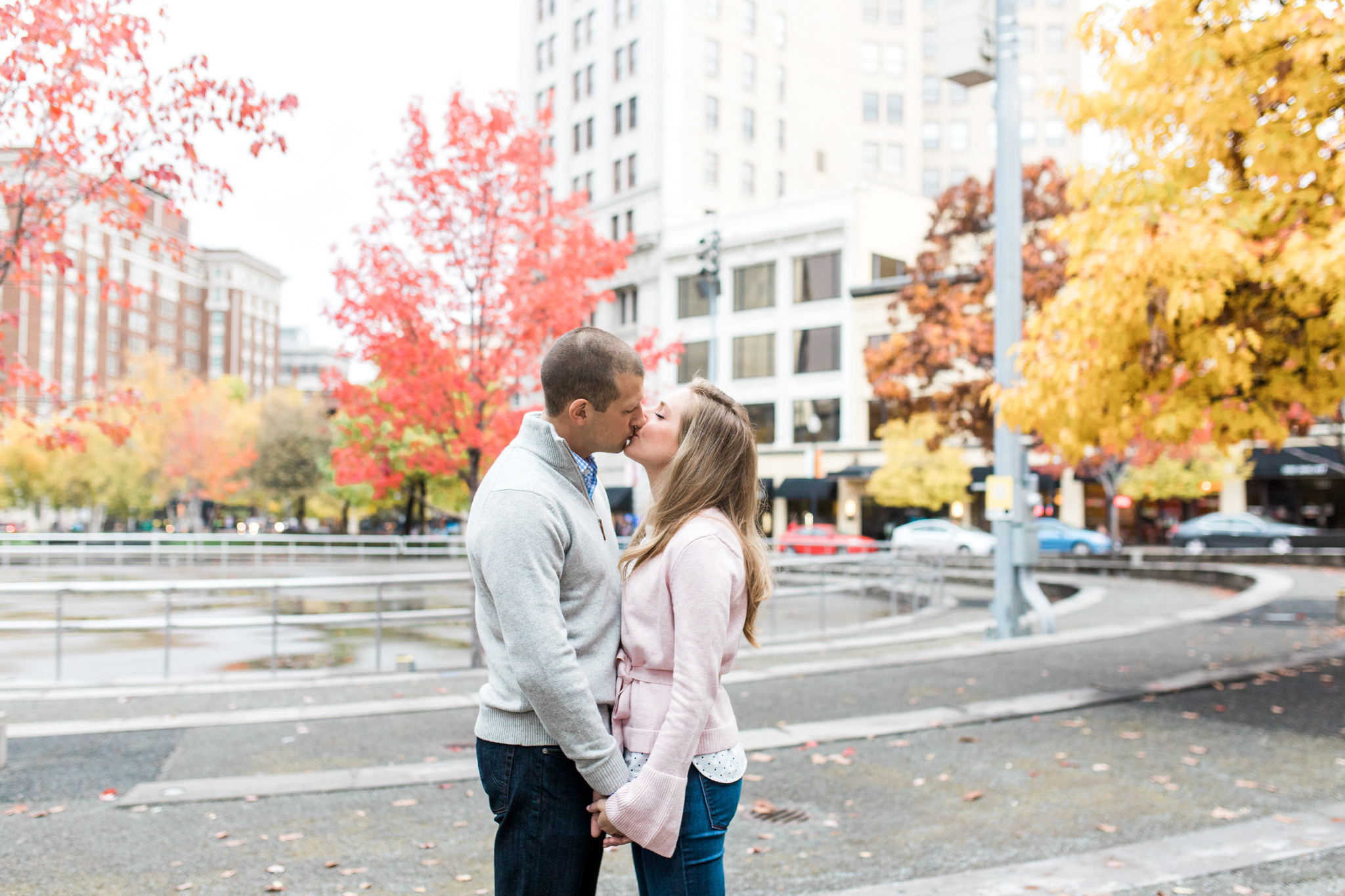 Romantic downtown engagement session | Laurenda Marie Photography | Grand Rapids, Michigan