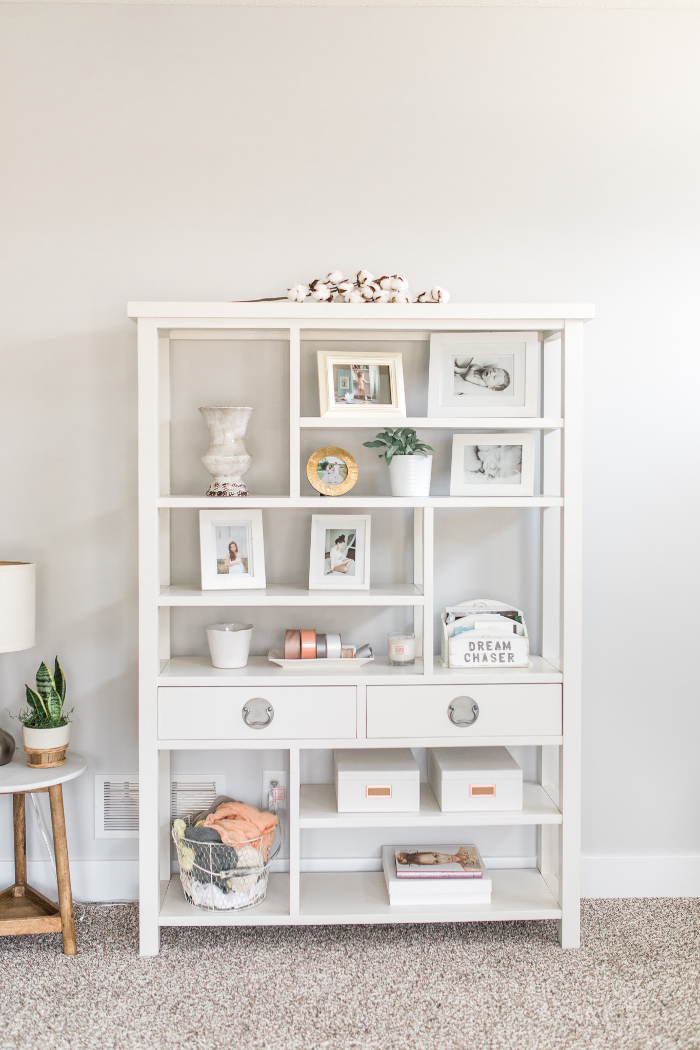 Light and airy mid-century modern home office | Office tour | Girly blush and gold details | white desk | Laurenda Marie Photography