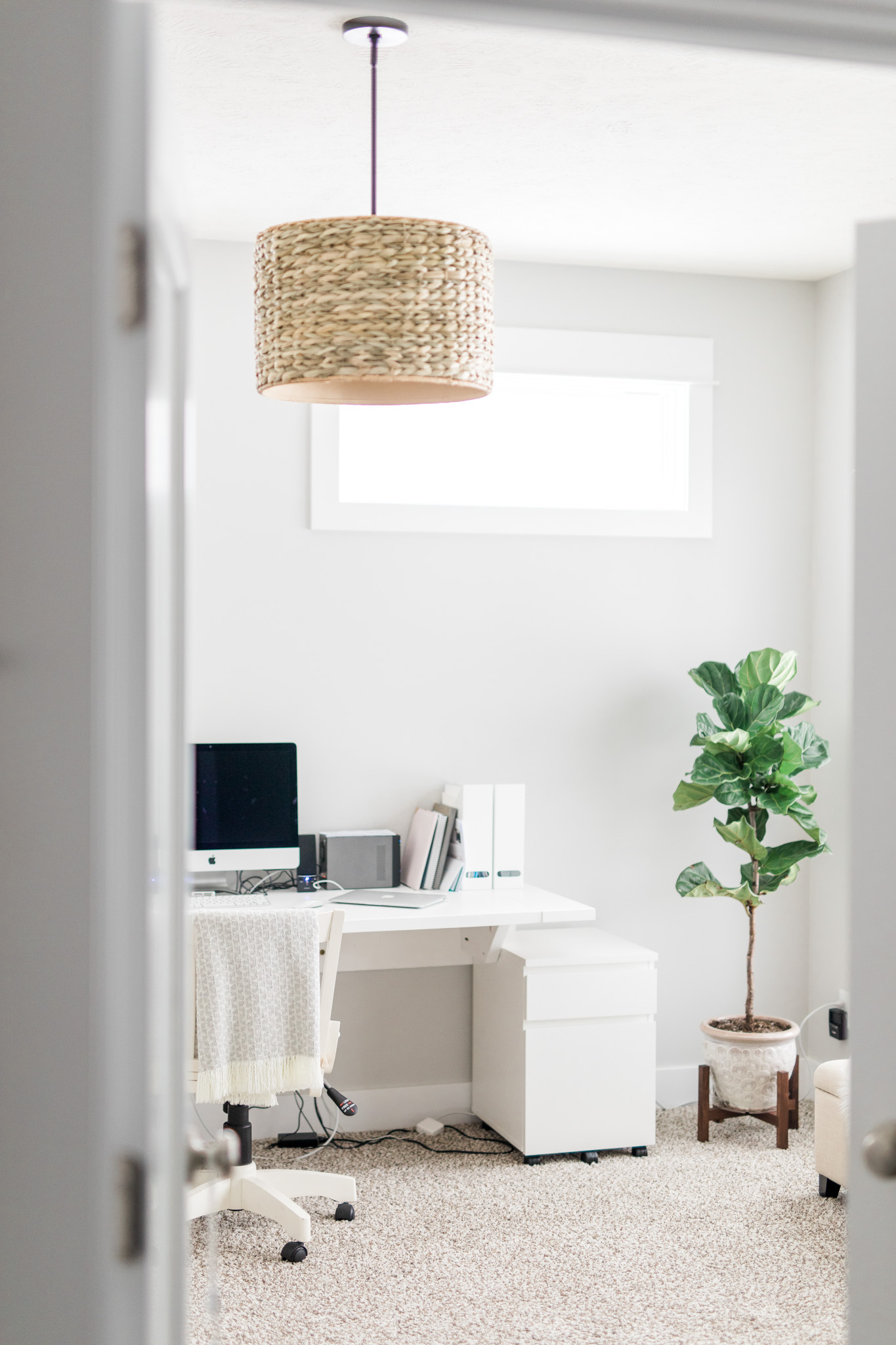 Light and airy mid-century modern home office | Office tour | Girly blush and gold details | white desk | Laurenda Marie Photography