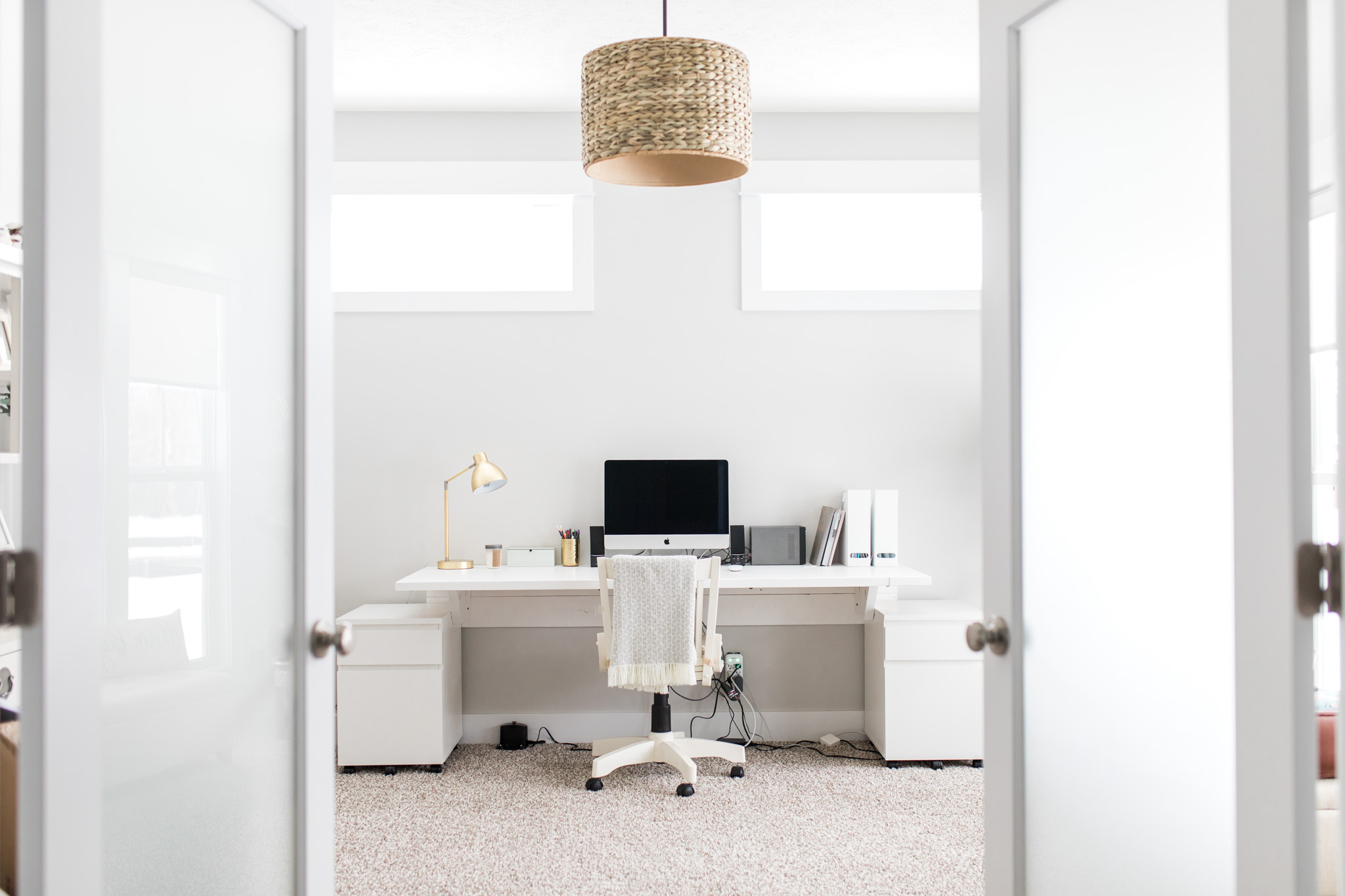 Light and airy mid-century modern home office | Office tour | Girly blush and gold details | white desk | Laurenda Marie Photography