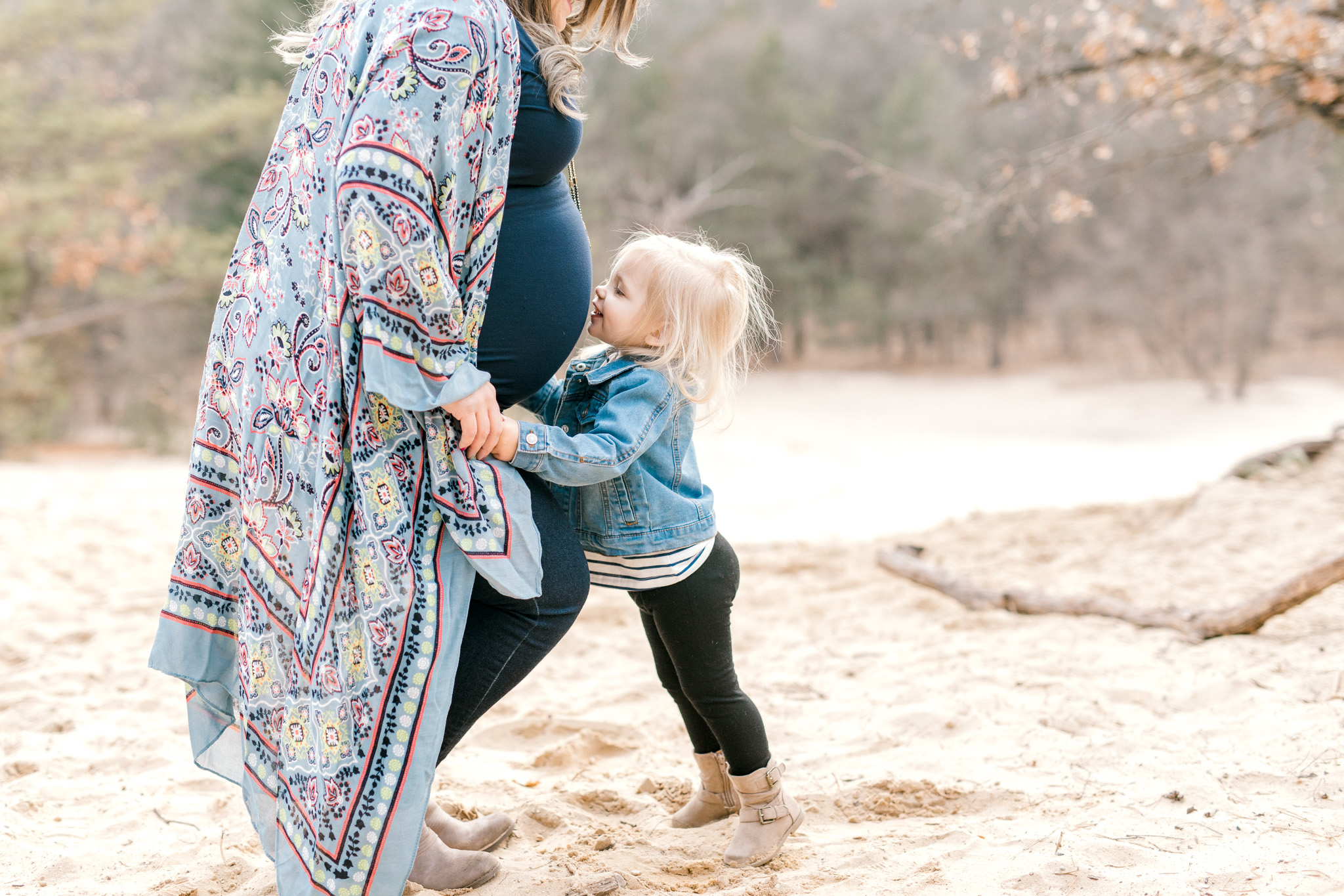 Beautiful outdoor lifestyle maternity session | Family of 4 Maternity | Spring Maternity Session | West Michigan Maternity Photographer | Laurenda Marie Photography