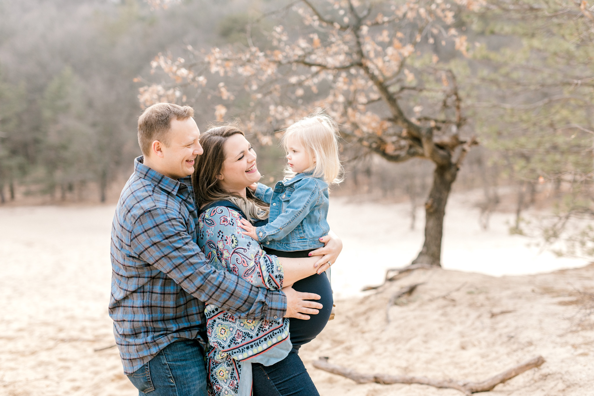 Beautiful outdoor lifestyle maternity session | Family of 4 Maternity | Spring Maternity Session | West Michigan Maternity Photographer | Laurenda Marie Photography