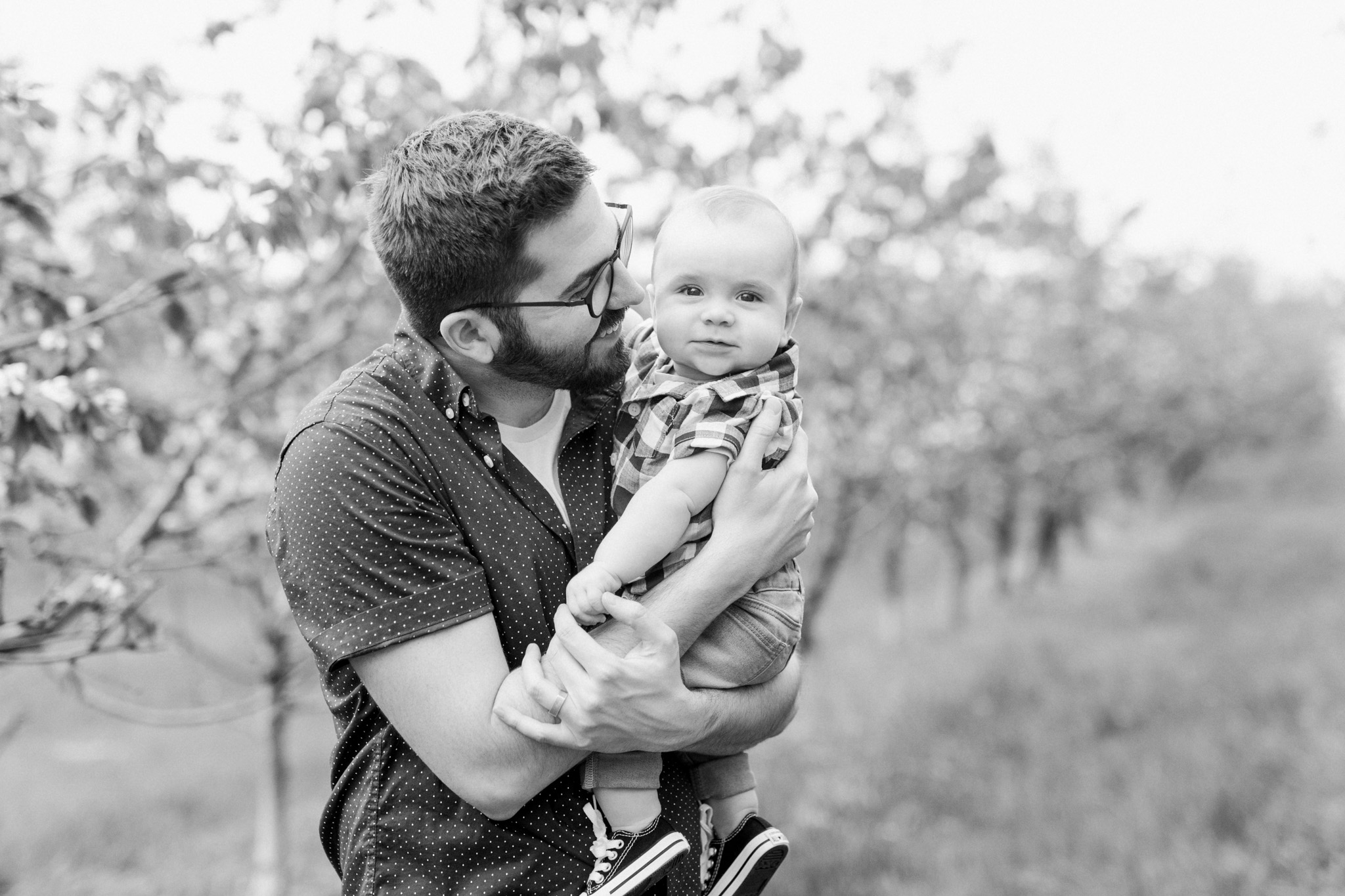 Spring Family Lifestyle Session at the Apple Orchard | Laurenda Marie Photography | Grand Rapids, Michigan