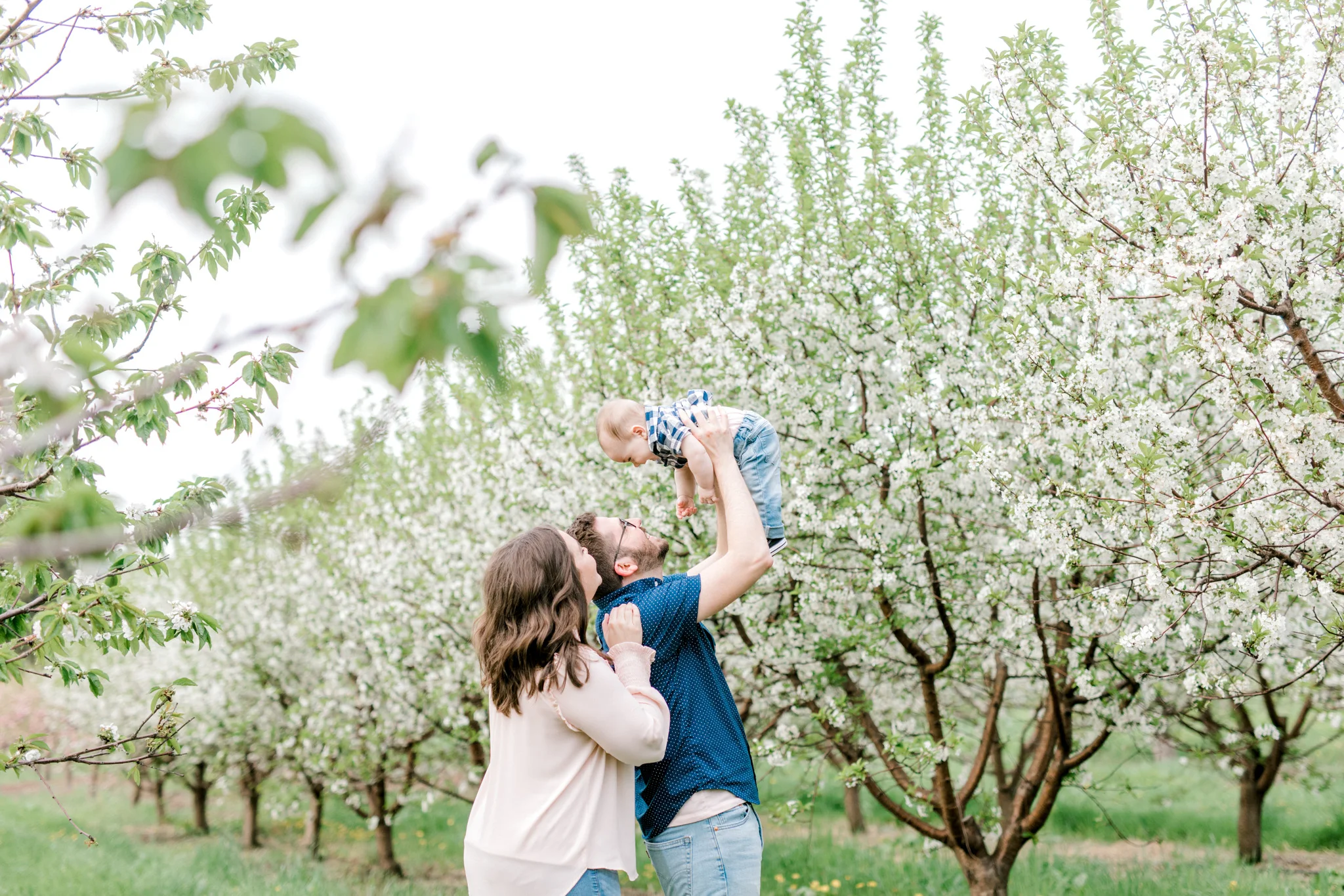 Spring Family Lifestyle Session at the Apple Orchard | Laurenda Marie Photography | Grand Rapids, Michigan