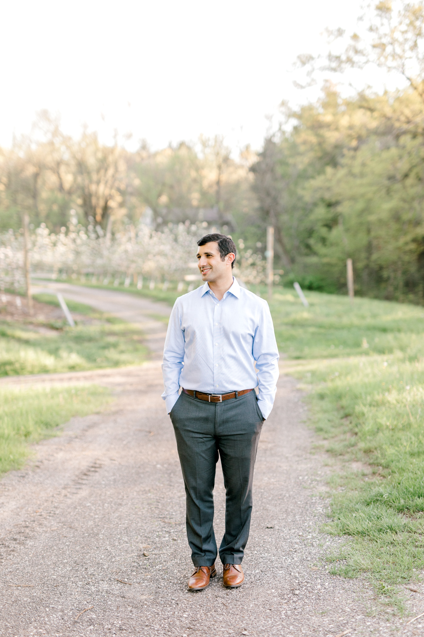 A sweet spring engagement session at the orchard | laurenda marie photography | west michigan weddings | west michigan engagement