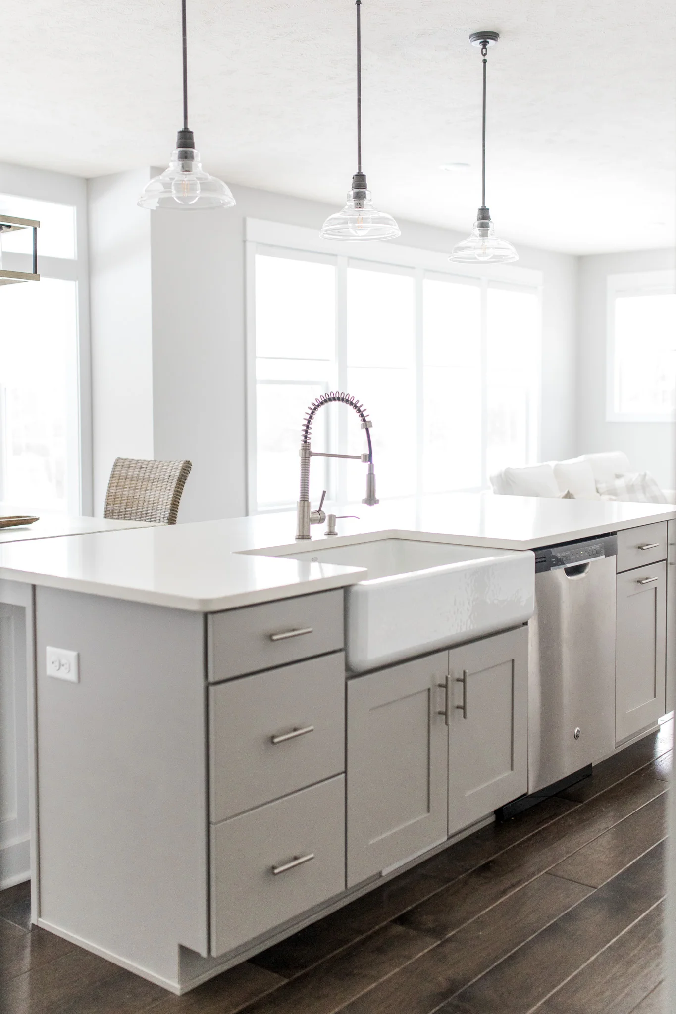 My White Modern Farmhouse Dream Kitchen | Industrial Kitchen | Fixer Upper Style Kitchen | Gray & White Kitchen | Apron Sink & Subway Tile