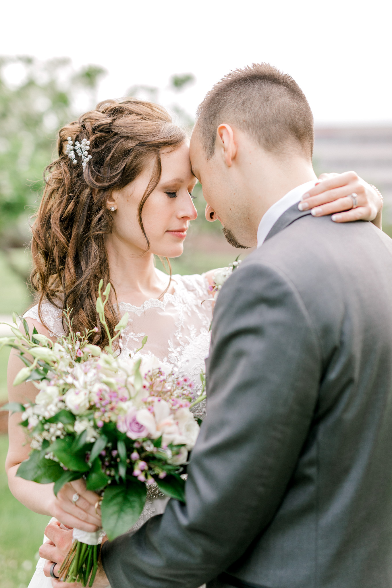 Beautiful Lavender Spring Wedding | Modern Bride | Laurenda Marie Photography | Michigan Weddings