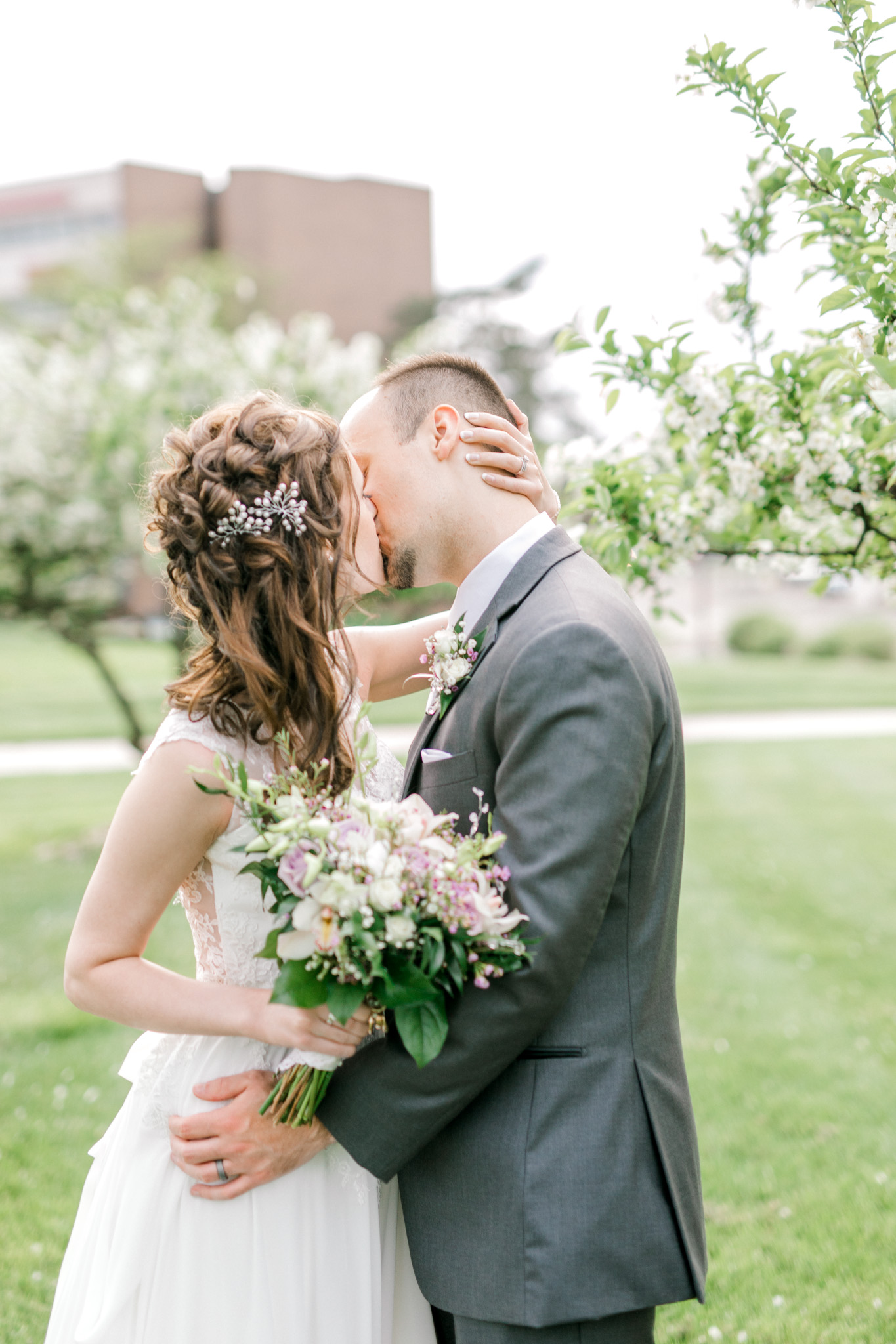 Beautiful Lavender Spring Wedding | Modern Bride | Laurenda Marie Photography | Michigan Weddings