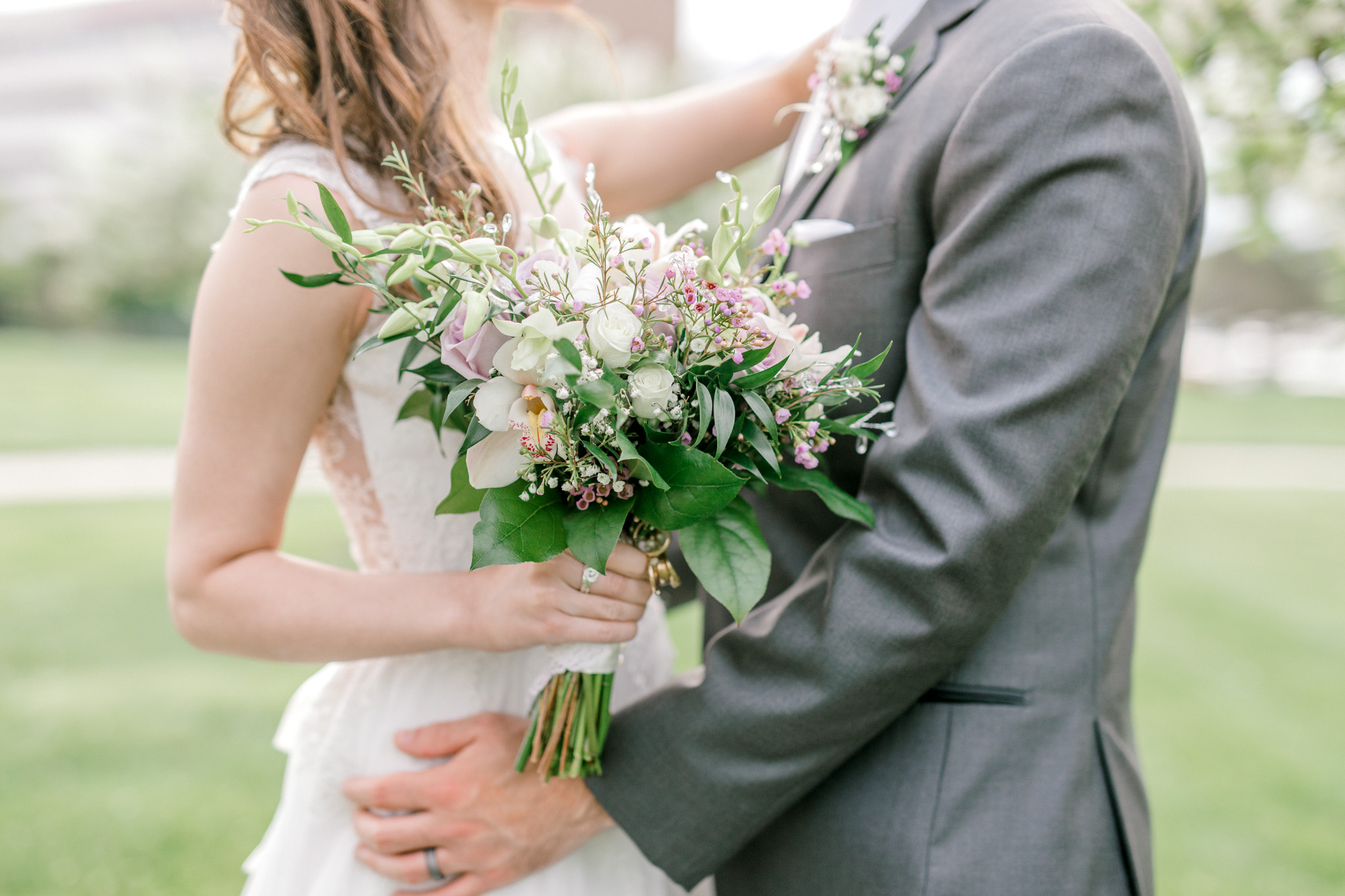 Beautiful Lavender Spring Wedding | Modern Bride | Laurenda Marie Photography | Michigan Weddings