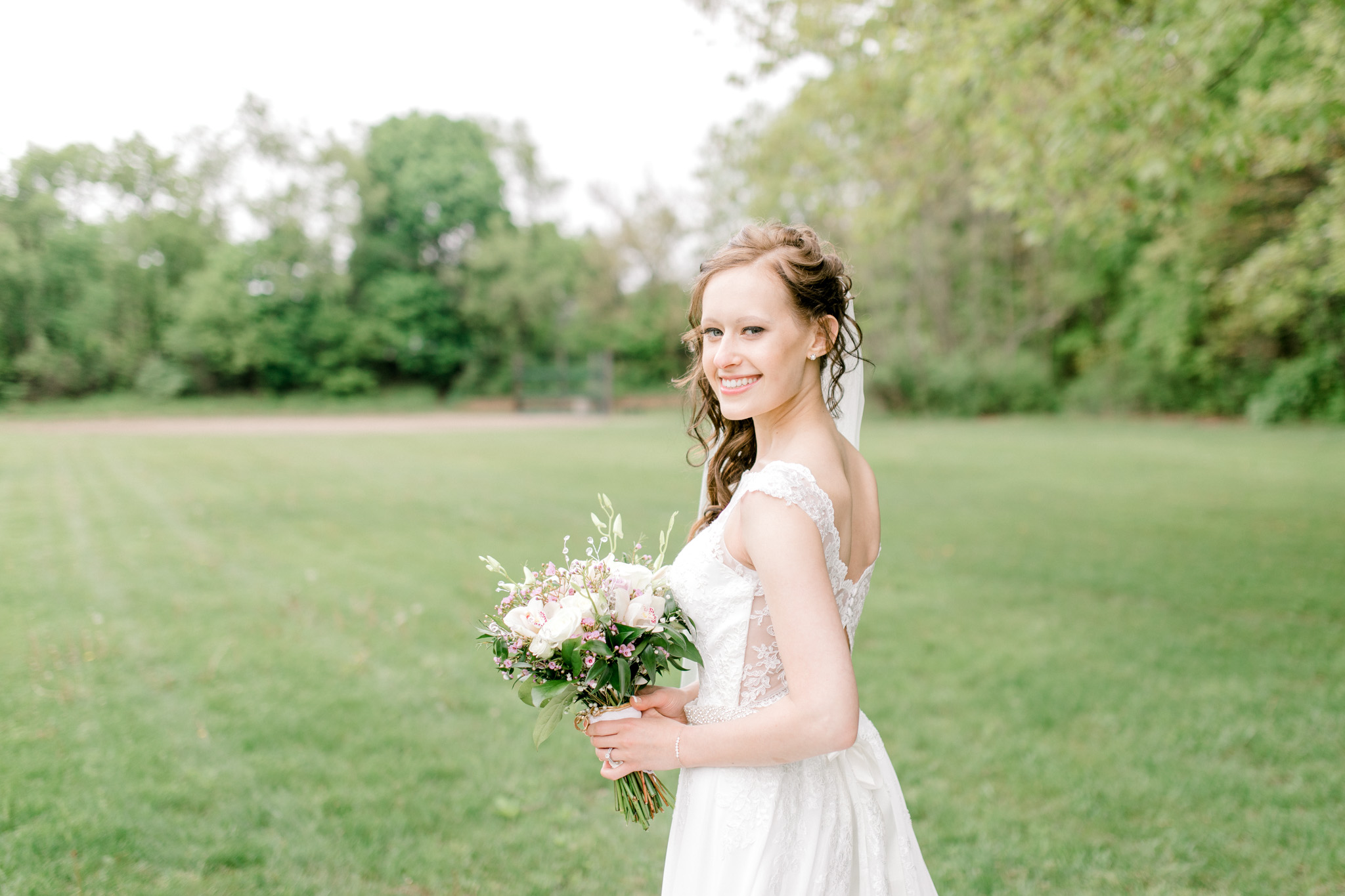 Beautiful Lavender Spring Wedding | Modern Bride | Laurenda Marie Photography | Michigan Weddings