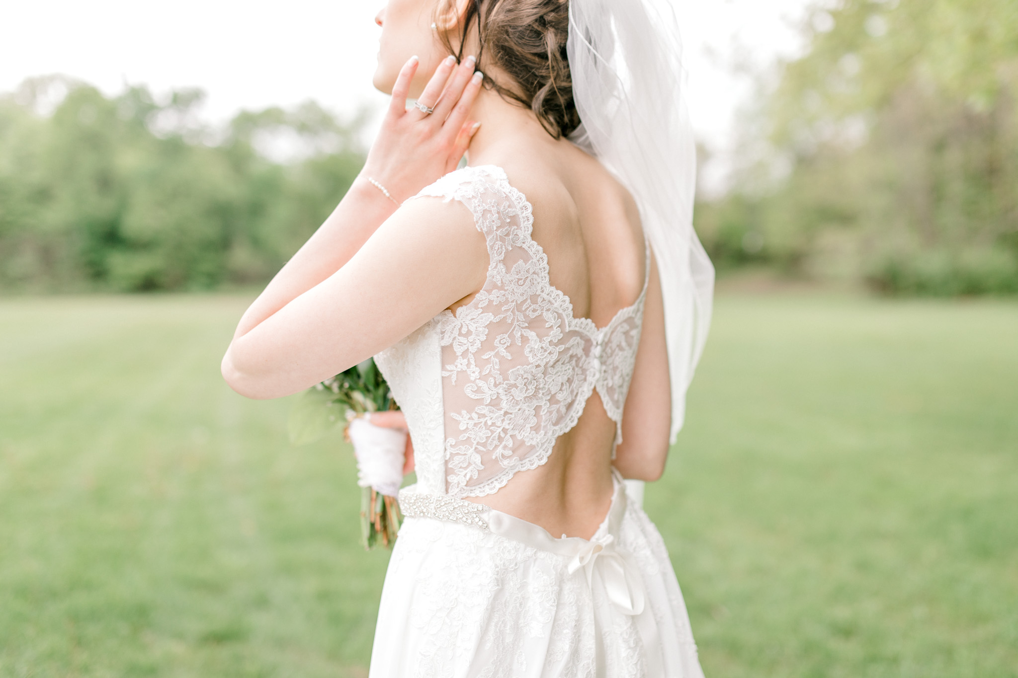 Beautiful Lavender Spring Wedding | Modern Bride | Laurenda Marie Photography | Michigan Weddings