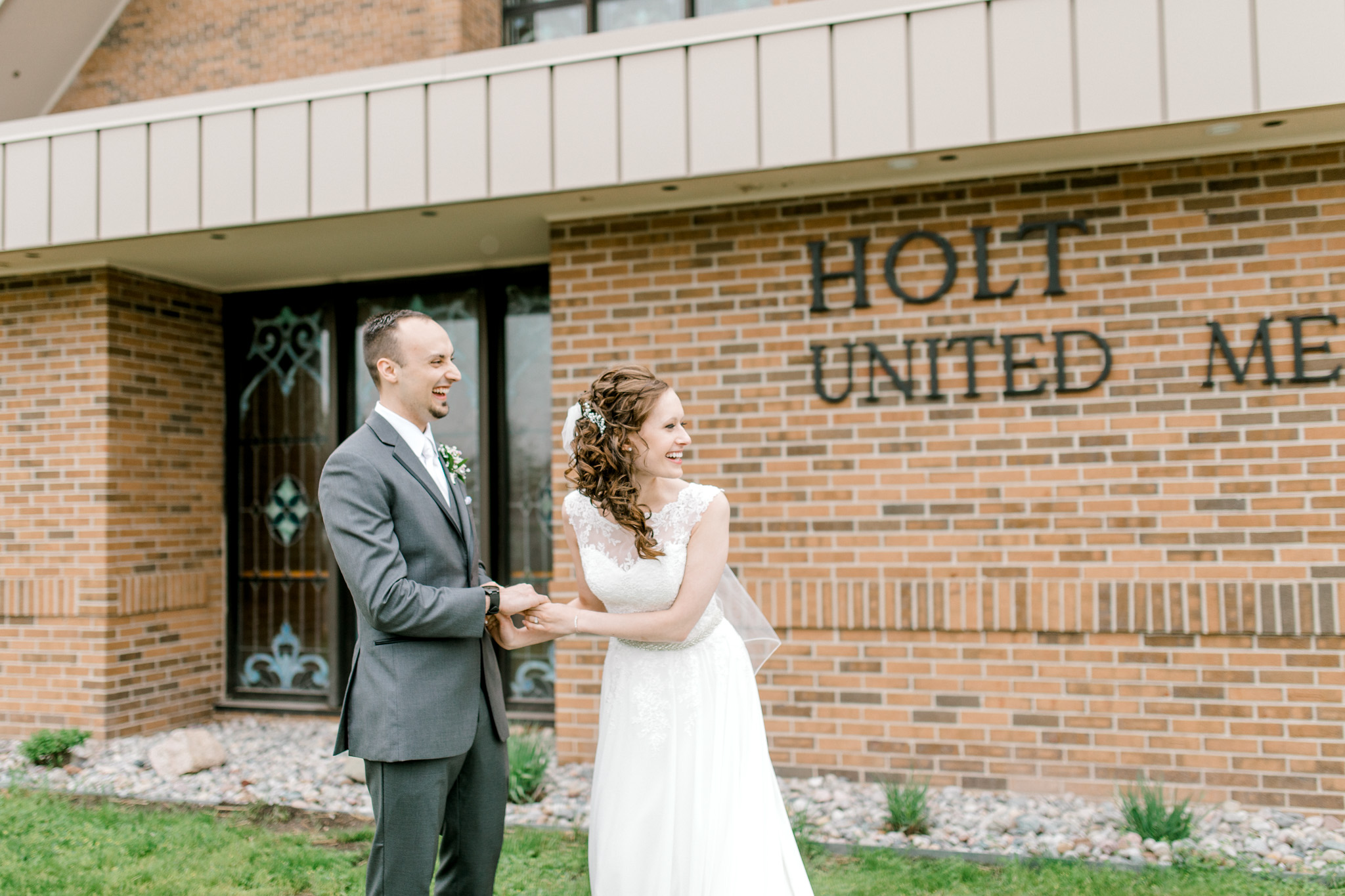 Beautiful Lavender Spring Wedding | Modern Bride | Laurenda Marie Photography | Michigan Weddings