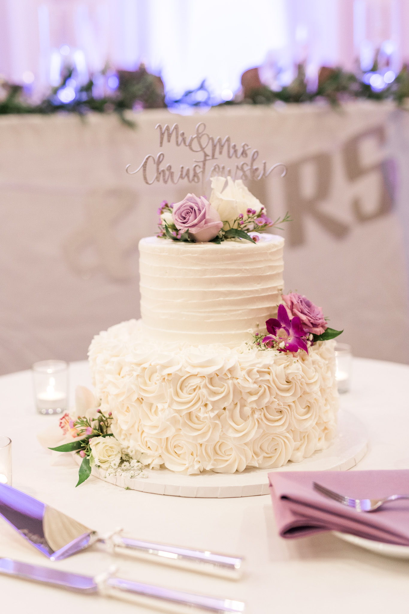 Beautiful Lavender Spring Wedding | Modern Bride | Laurenda Marie Photography | Michigan Weddings