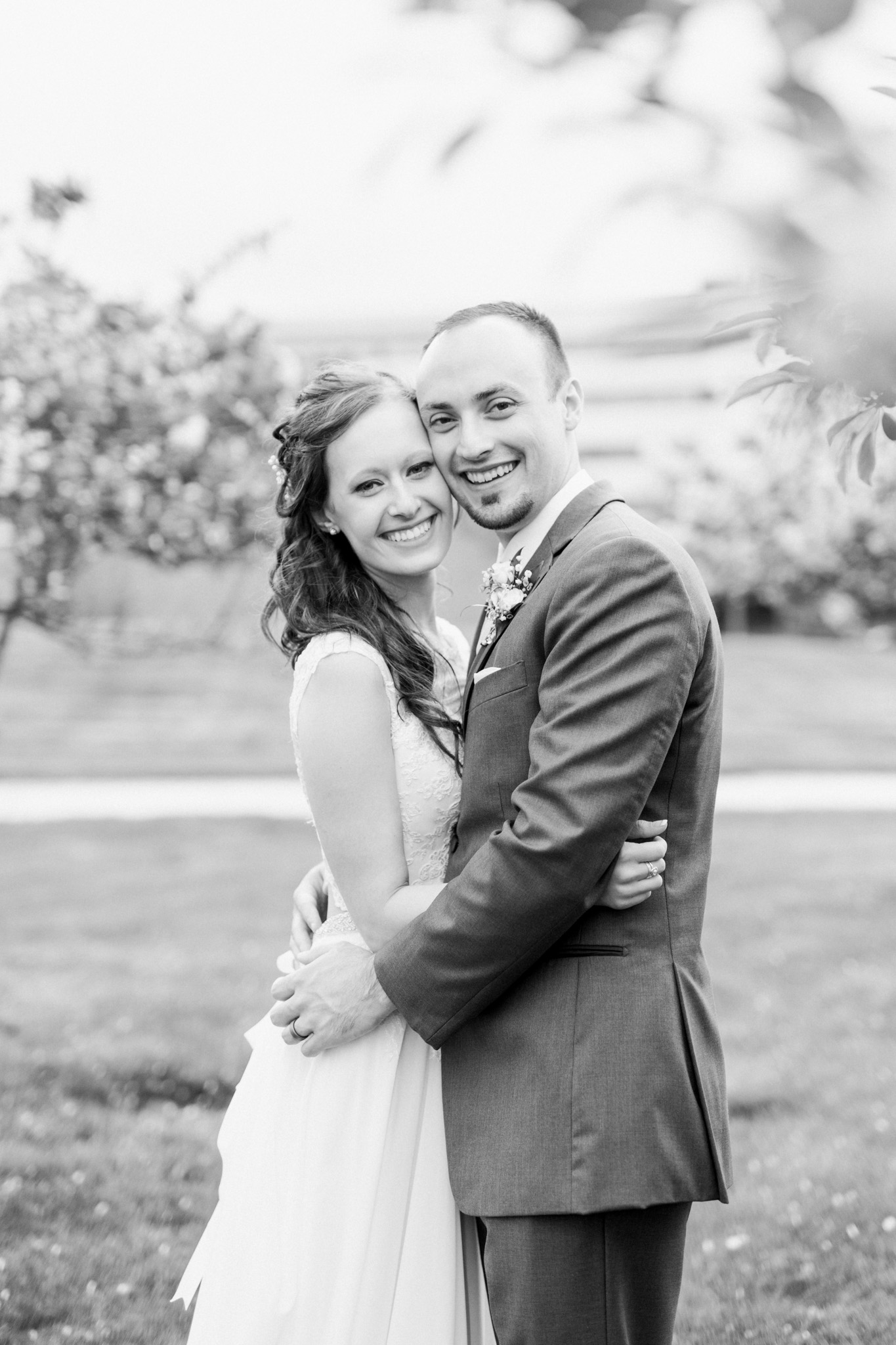 Beautiful Lavender Spring Wedding | Modern Bride | Laurenda Marie Photography | Michigan Weddings