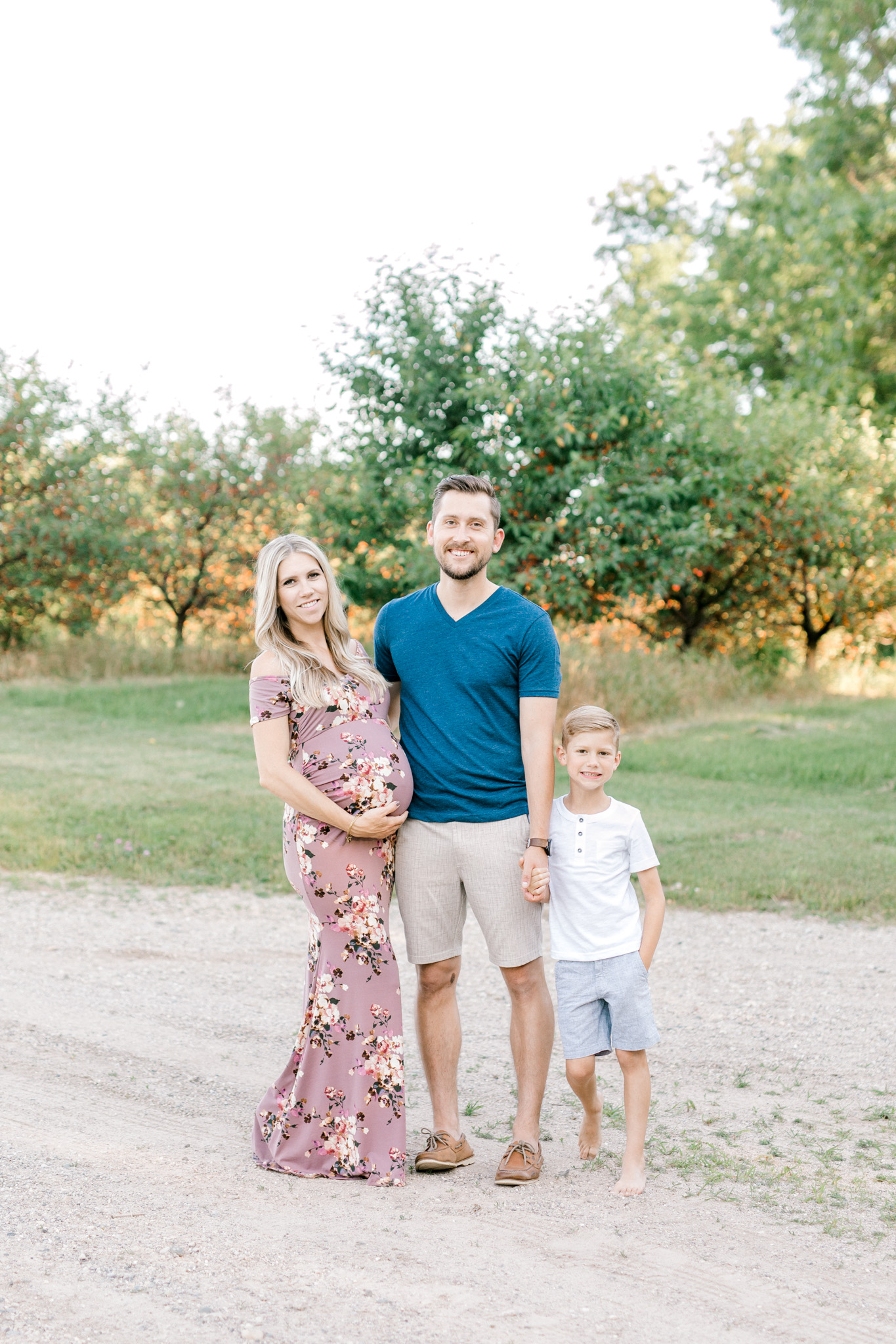 Beautiful Summer Family Maternity Session | Laurenda Marie Photography | Grand Rapids Michigan Maternity Photographer