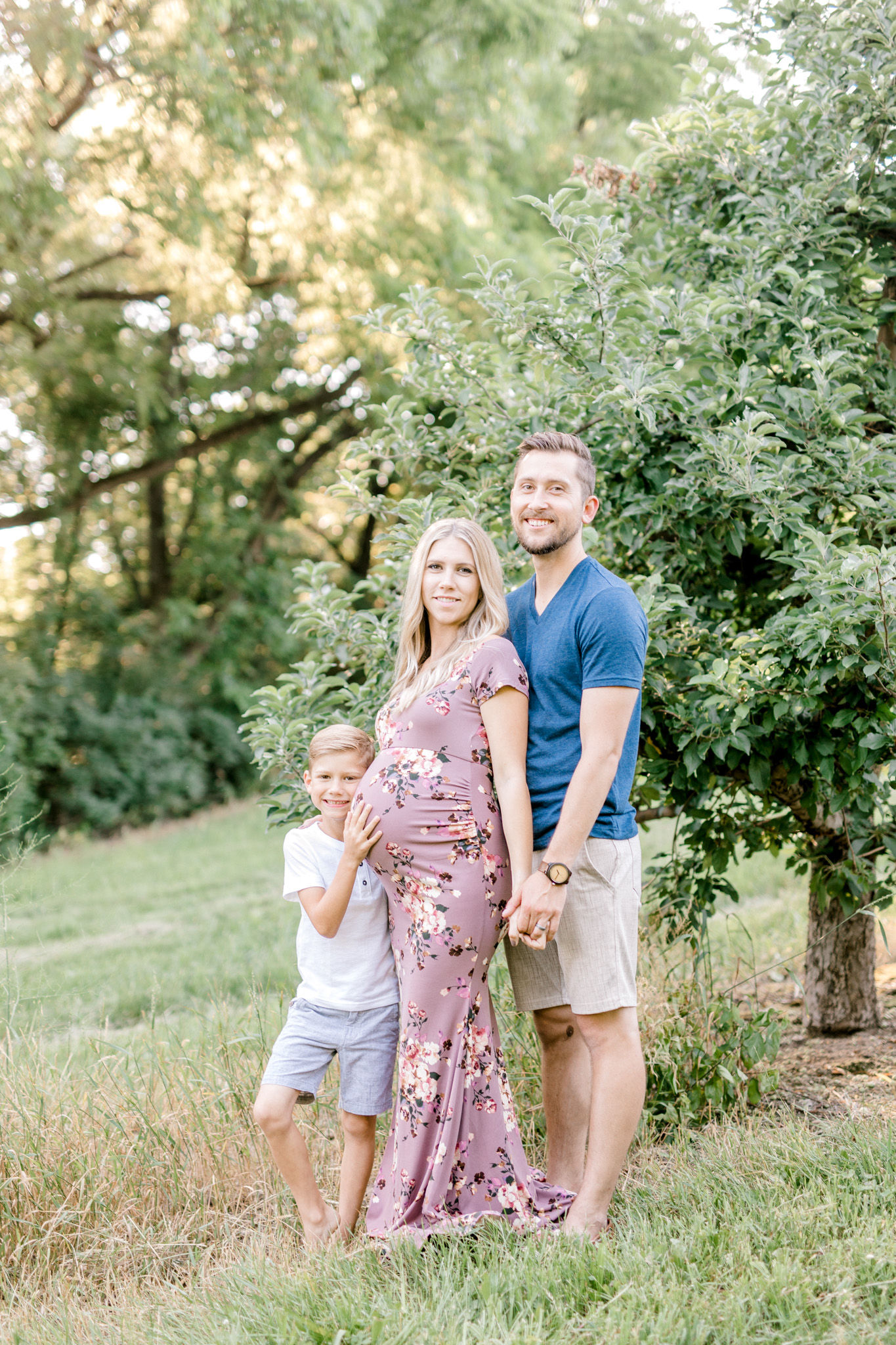 Beautiful Summer Family Maternity Session | Laurenda Marie Photography | Grand Rapids Michigan Maternity Photographer