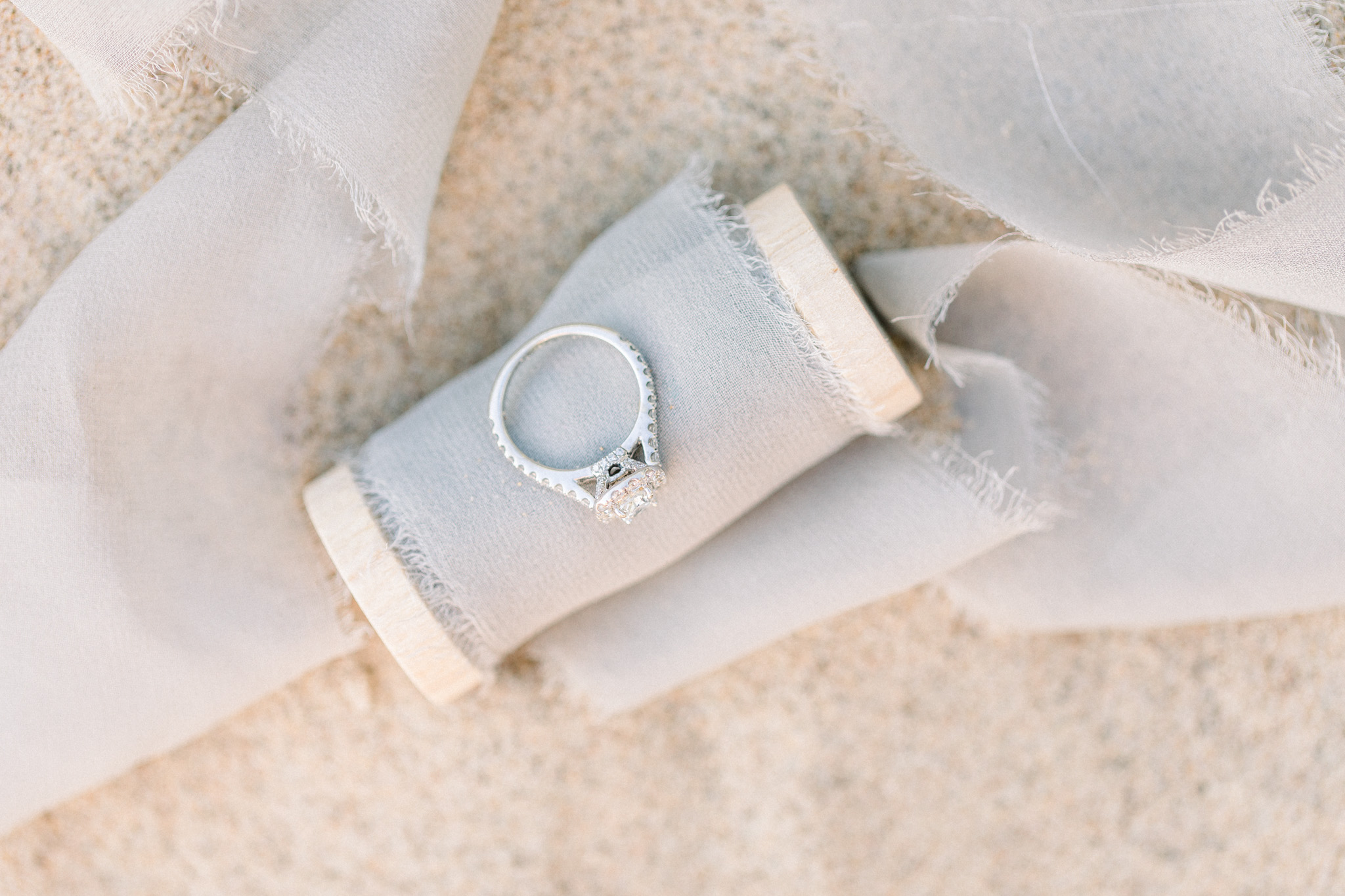 Beautiful Summer Shoreline Engagement Session on Lake Michigan | Beach Engagement | Laurenda Marie Photography | What to Wear to an Engagement Session | West Michigan Wedding Photographer