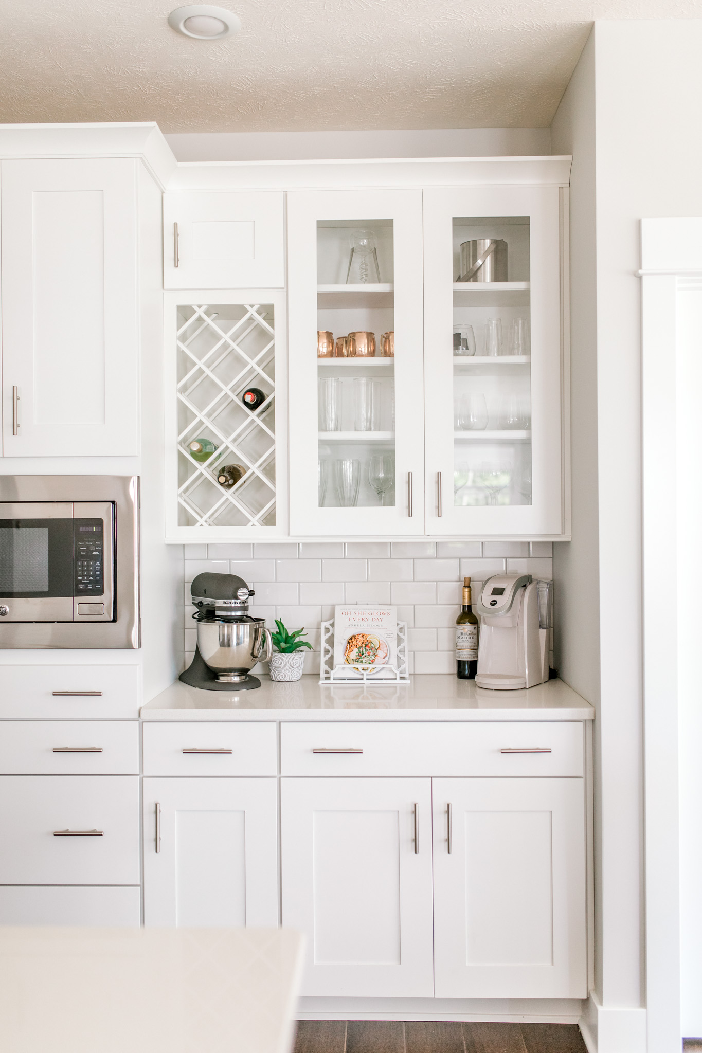 My White Modern Farmhouse Dream Kitchen | Industrial Kitchen | Fixer Upper Style Kitchen | Gray & White Kitchen | Apron Sink & Subway Tile