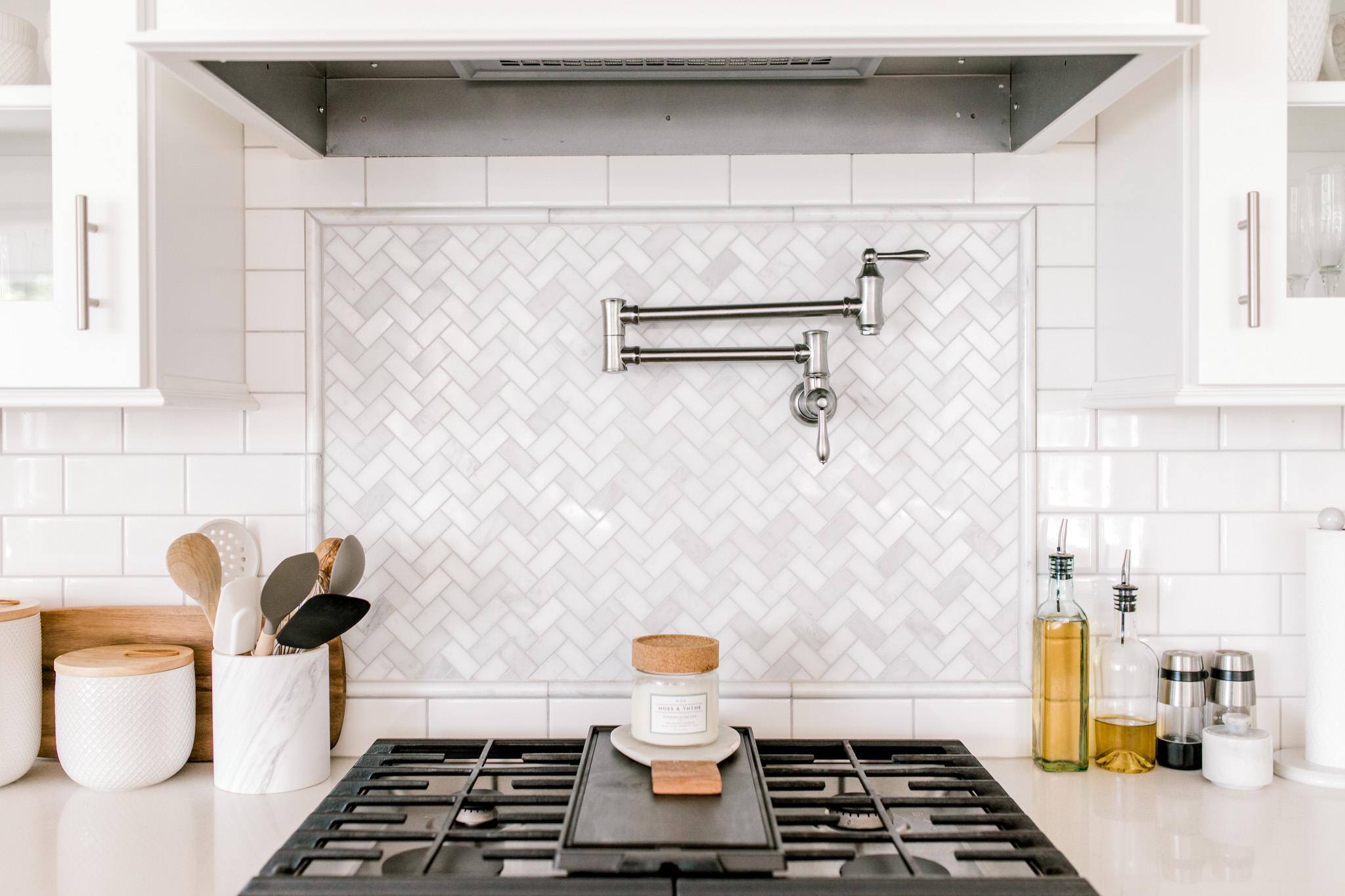 My White Modern Farmhouse Dream Kitchen | Industrial Kitchen | Fixer Upper Style Kitchen | Gray & White Kitchen | Apron Sink & Subway Tile