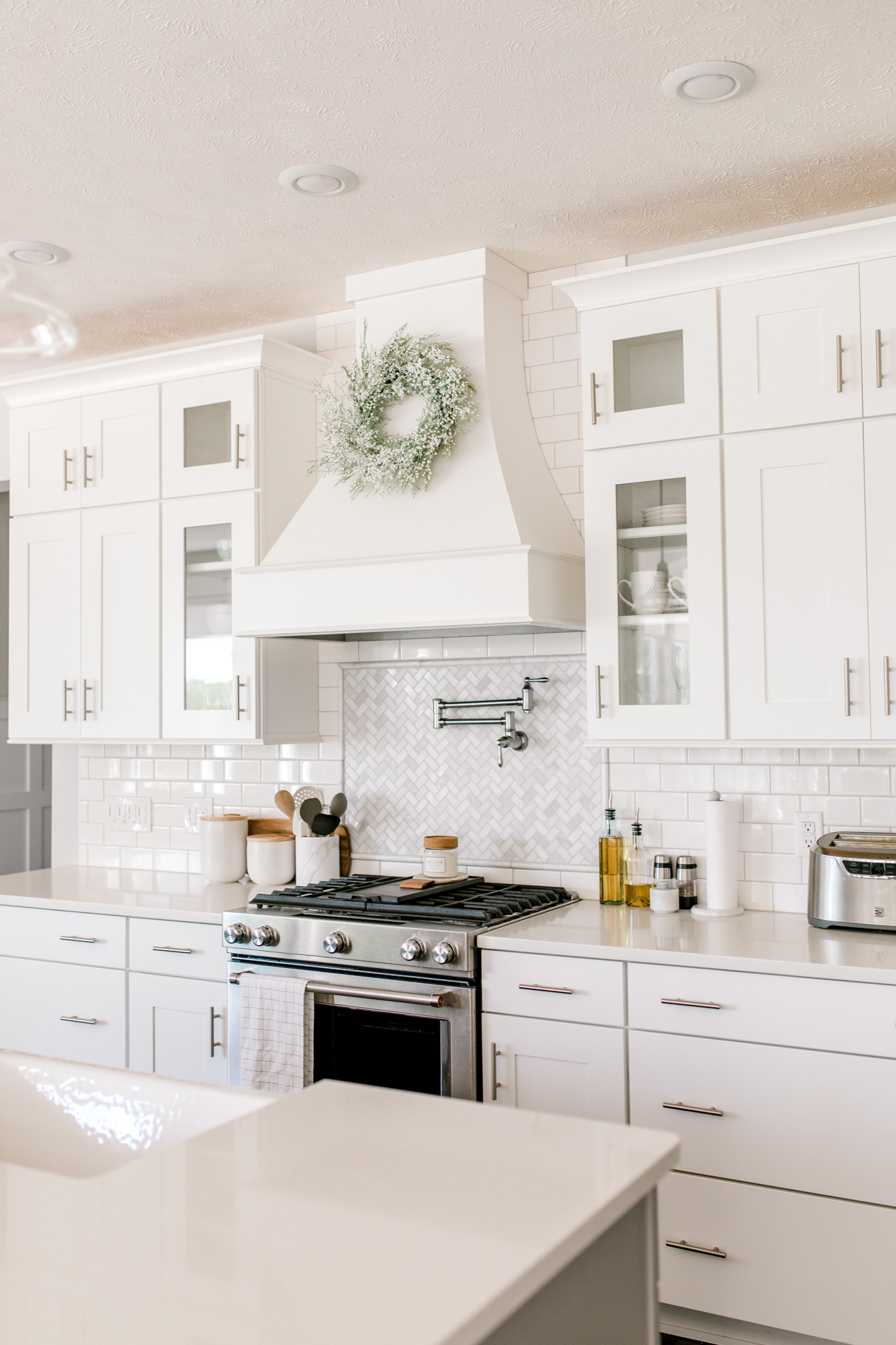 My White Modern Farmhouse Dream Kitchen | Industrial Kitchen | Fixer Upper Style Kitchen | Gray & White Kitchen | Apron Sink & Subway Tile