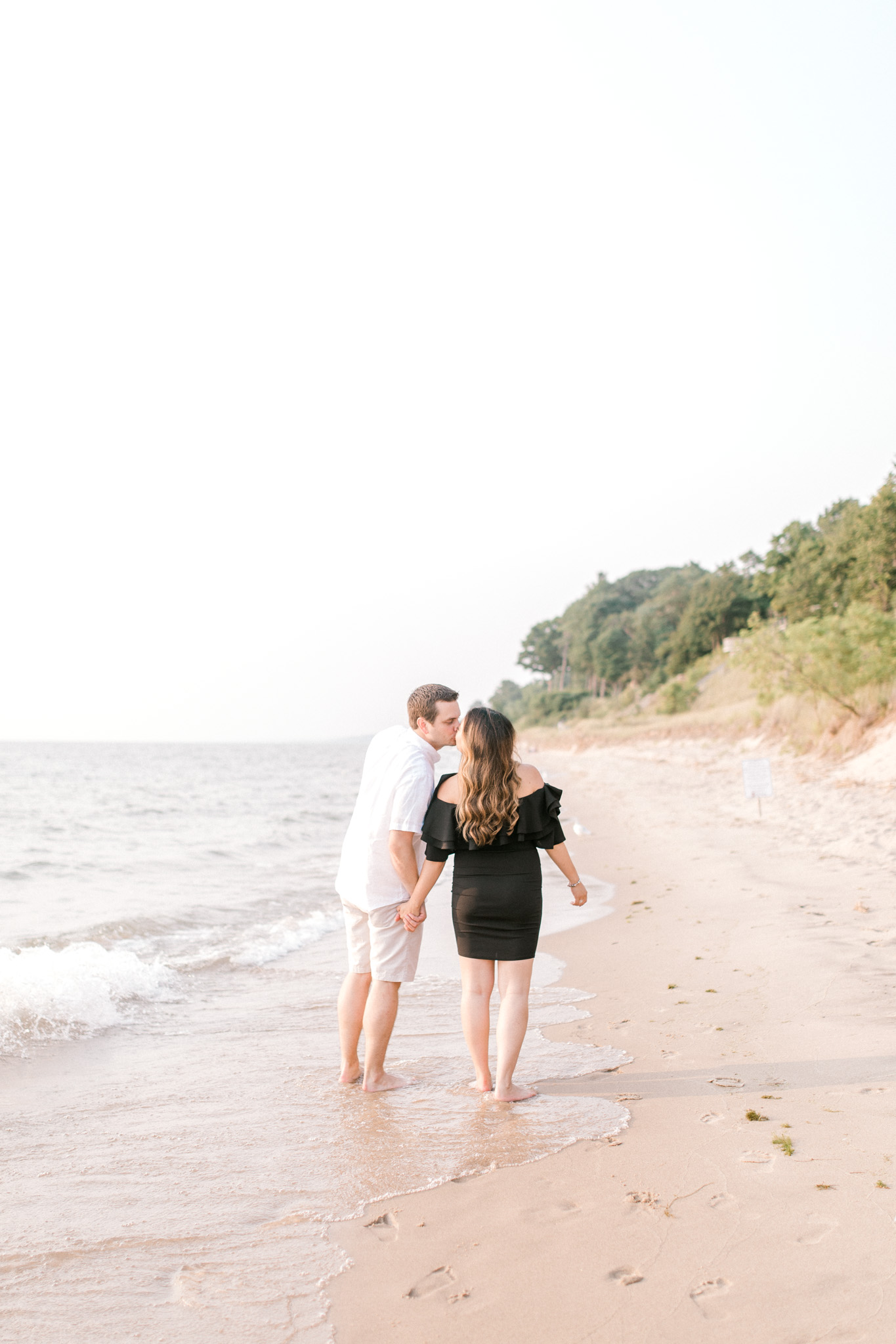 Baby Bump on the Beach | Jacques Family | Lake Michigan | Maternity Fashion | Laurenda Marie Photography