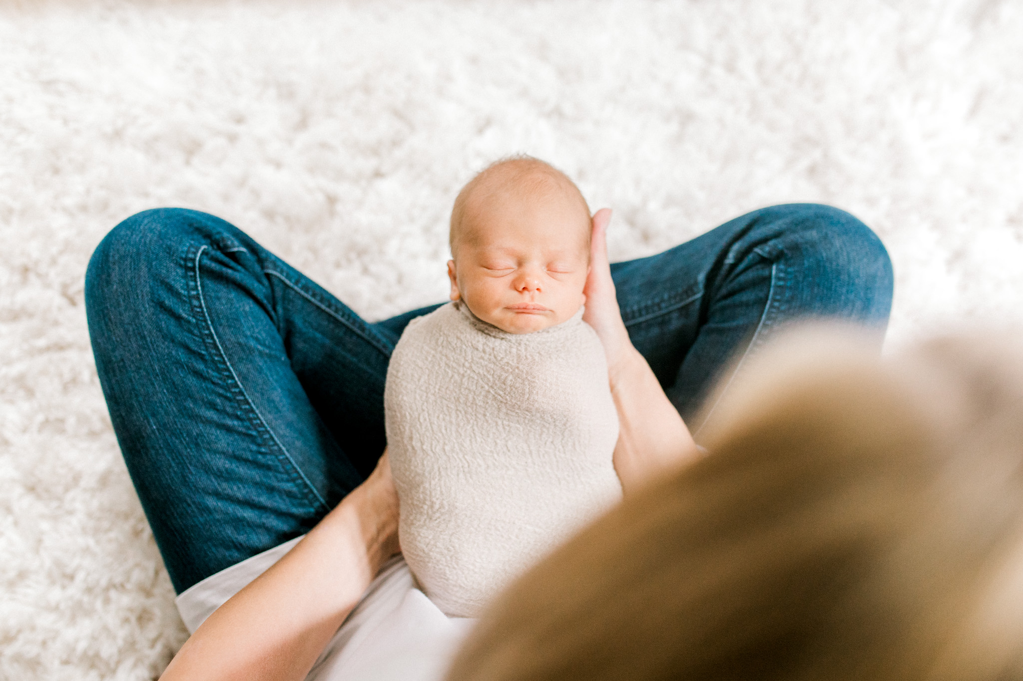 In-home newborn lifestyle family session | Michigan Lifestyle Photographer | Laurenda Marie Photography