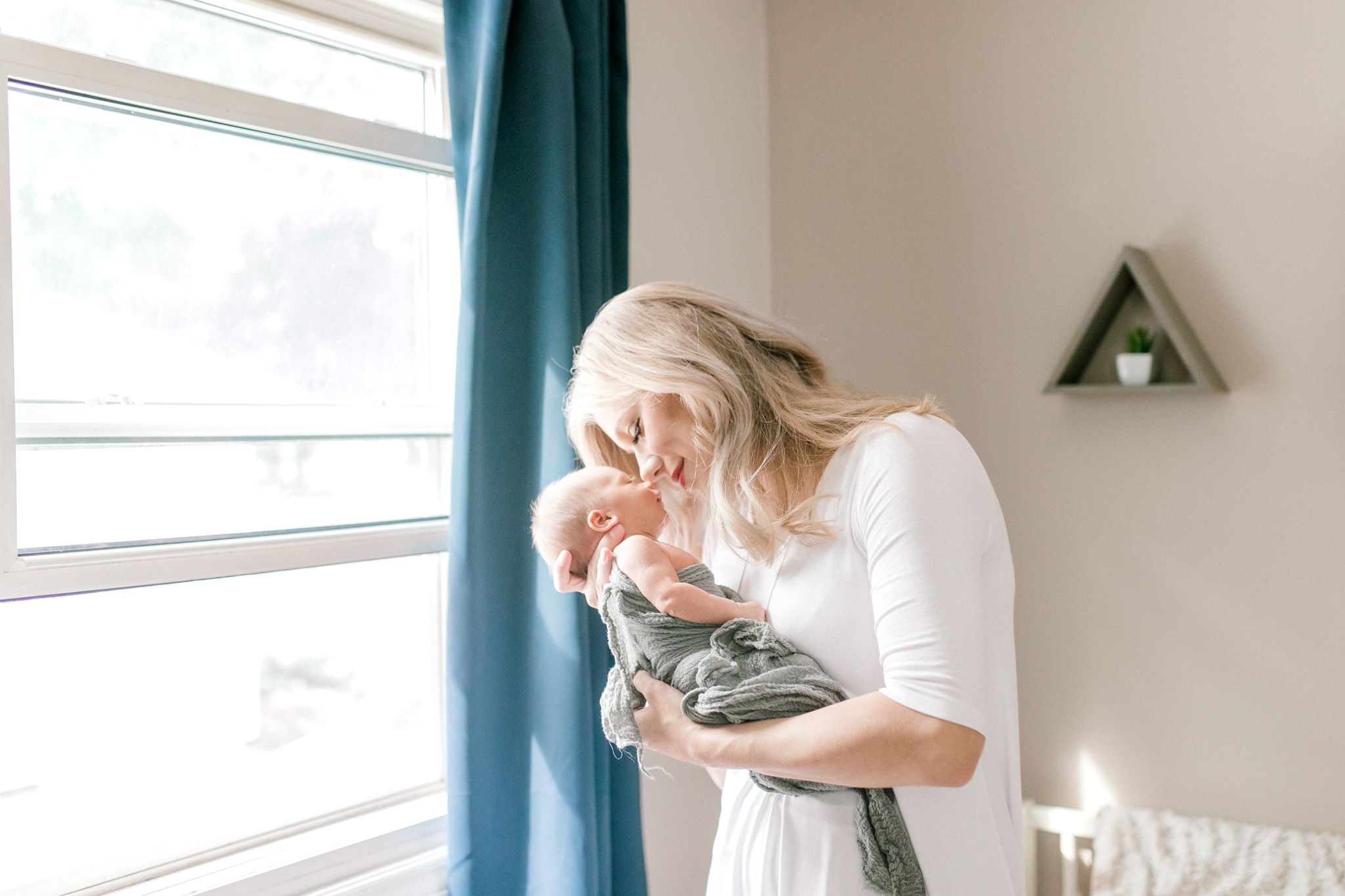 In-home newborn lifestyle family session | Michigan Lifestyle Photographer | Laurenda Marie Photography