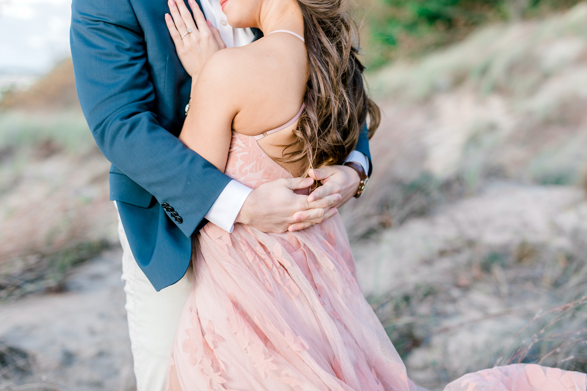 Fall Engagement Session at Lake Michigan and in the Park | Michigan Wedding Photographer | What to Wear to your Engagement Session