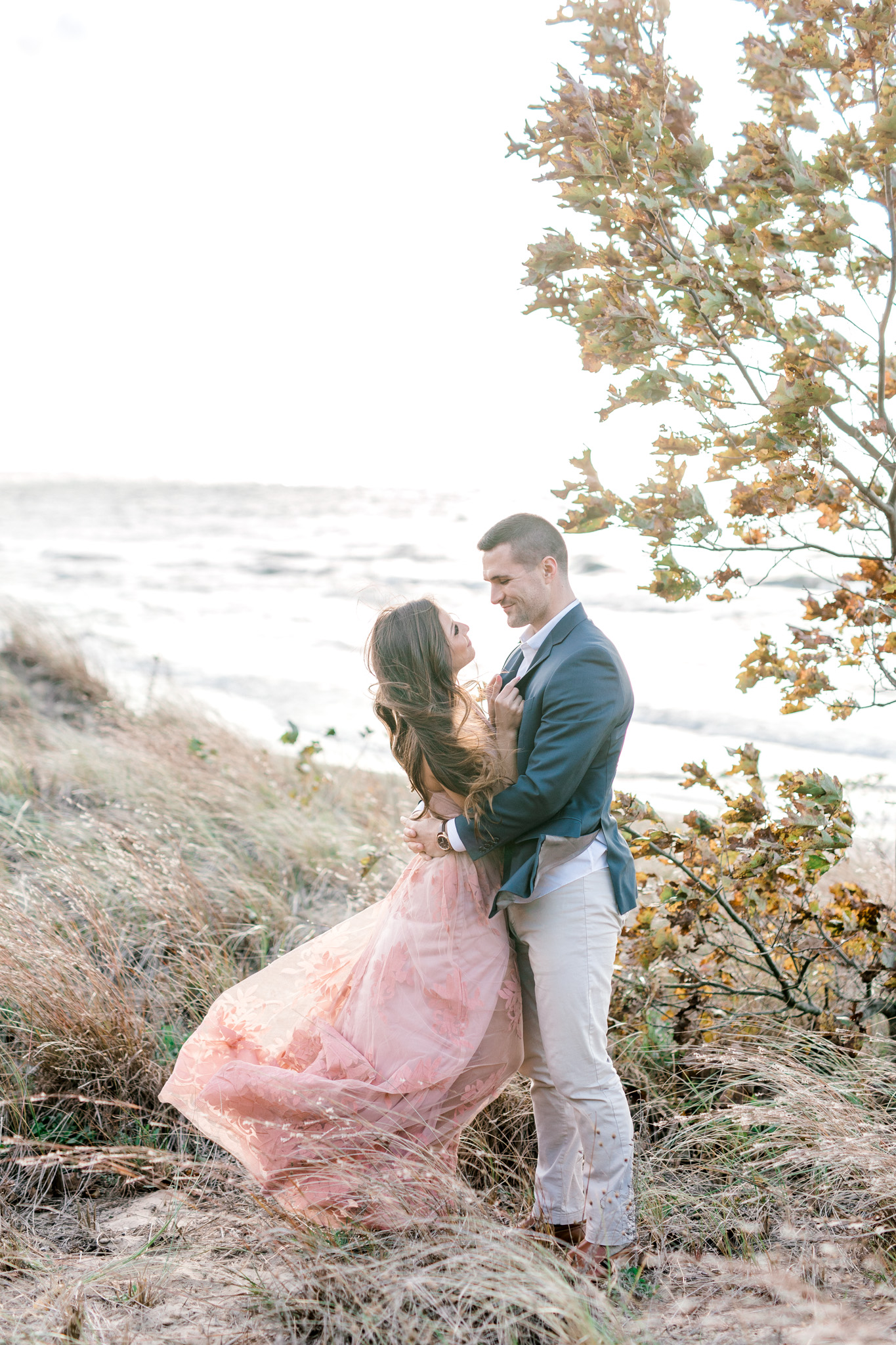 Fall Engagement Session at Lake Michigan and in the Park | Michigan Wedding Photographer | What to Wear to your Engagement Session