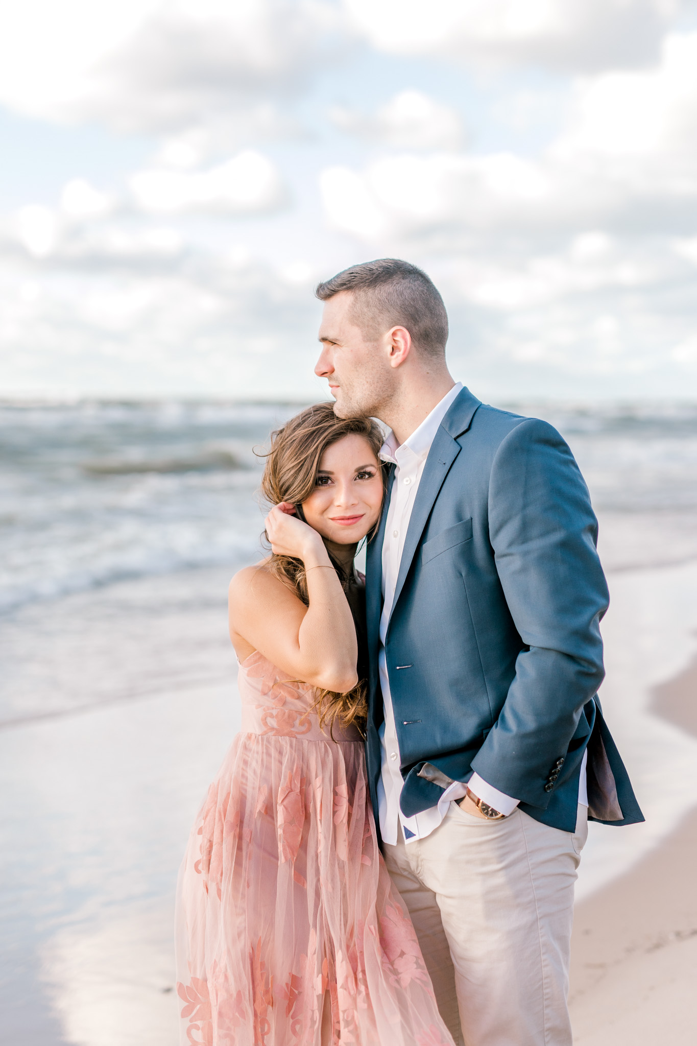 Fall Engagement Session at Lake Michigan and in the Park | Michigan Wedding Photographer | What to Wear to your Engagement Session