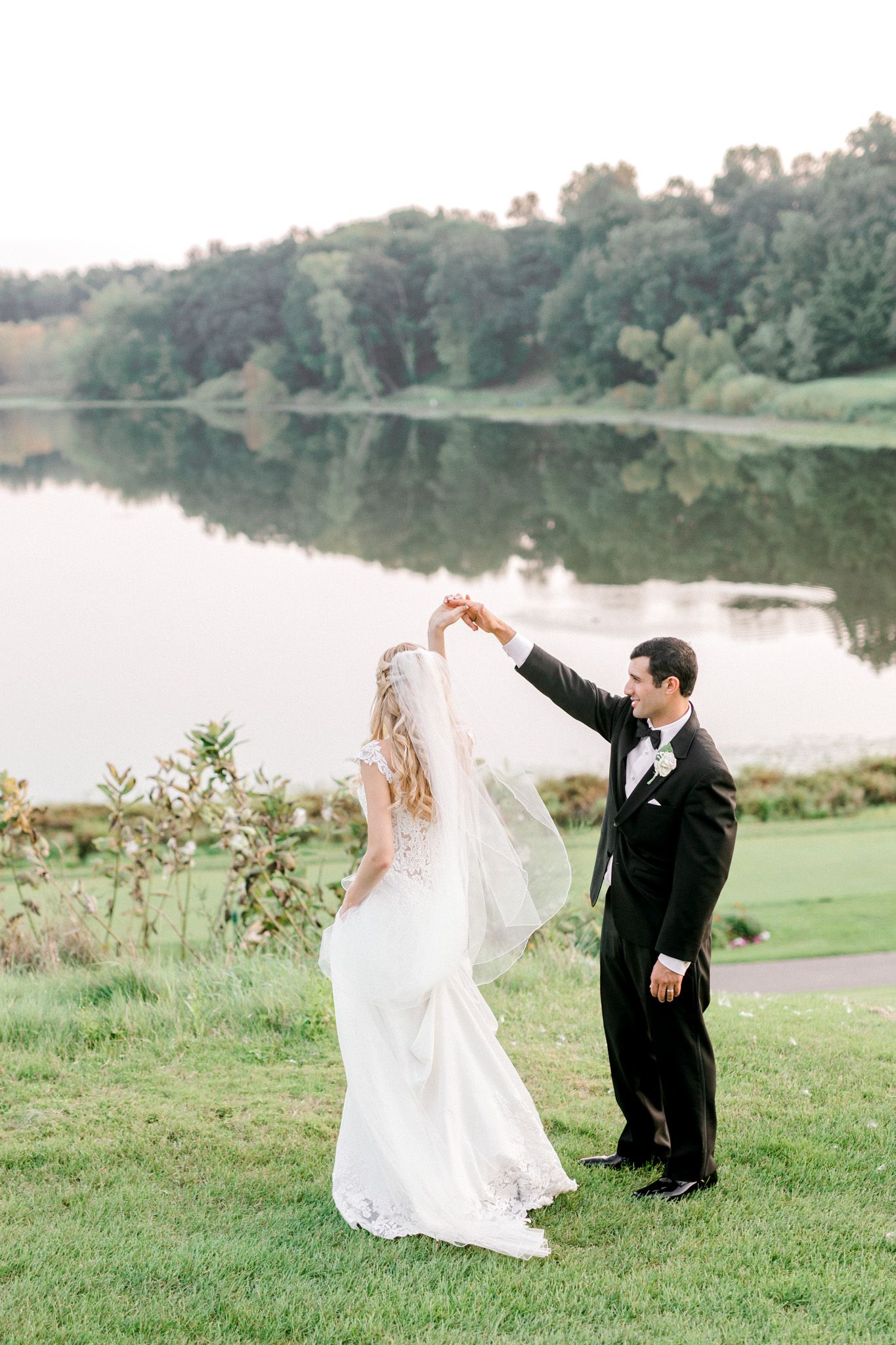 Stunning Country Club Wedding in Kalamazoo Michigan | West Michigan Wedding Photography | Classic Black and White