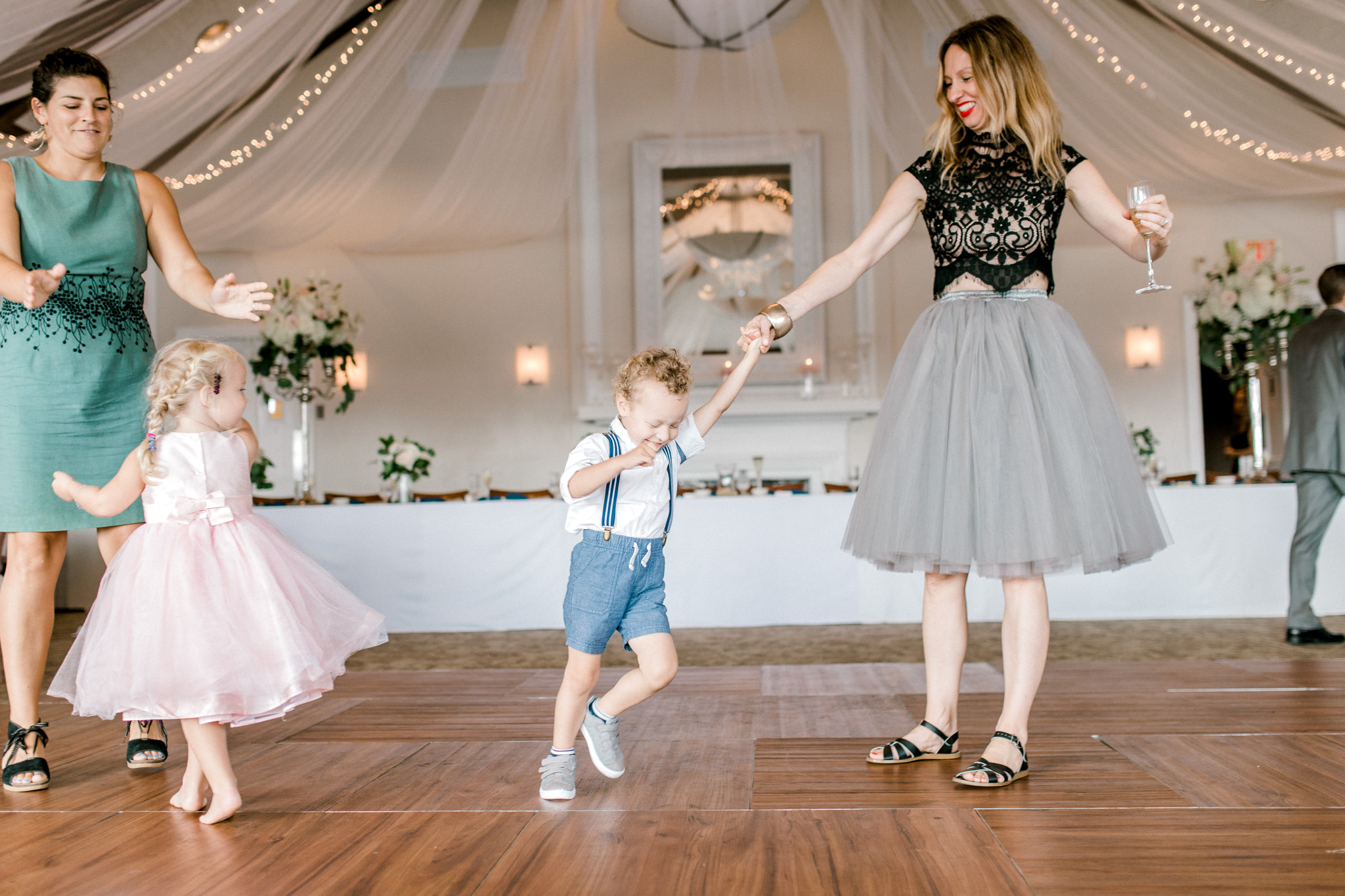 Stunning Country Club Wedding in Kalamazoo Michigan | West Michigan Wedding Photography | Classic Black and White