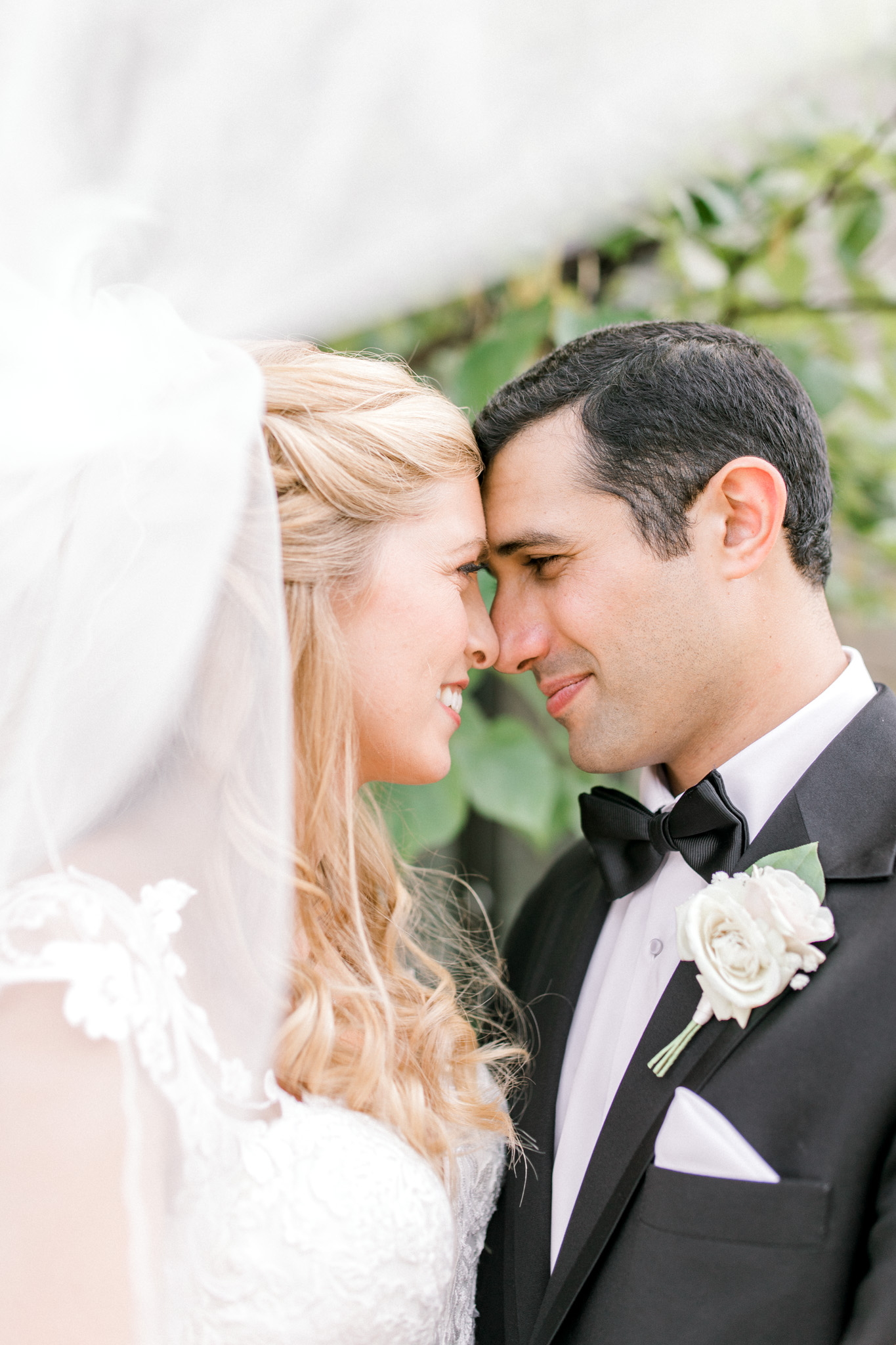 Stunning Country Club Wedding in Kalamazoo Michigan | West Michigan Wedding Photography | Classic Black and White