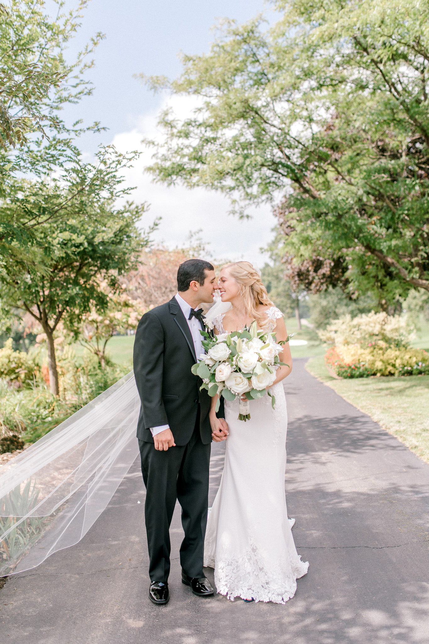 Stunning Country Club Wedding in Kalamazoo Michigan | West Michigan Wedding Photography | Classic Black and White Wedding