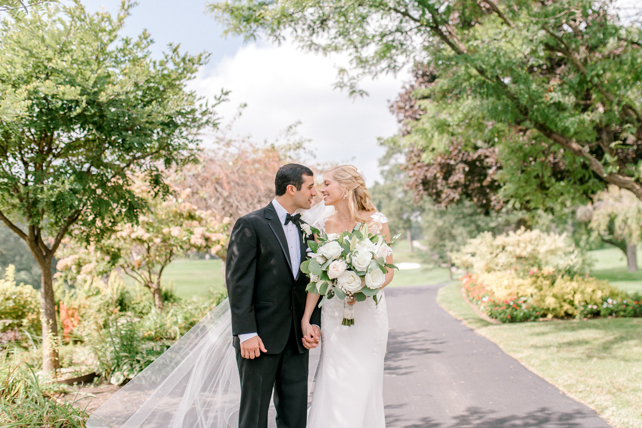 Stunning Country Club Wedding in Kalamazoo Michigan | West Michigan Wedding Photography | Classic Black and White Wedding