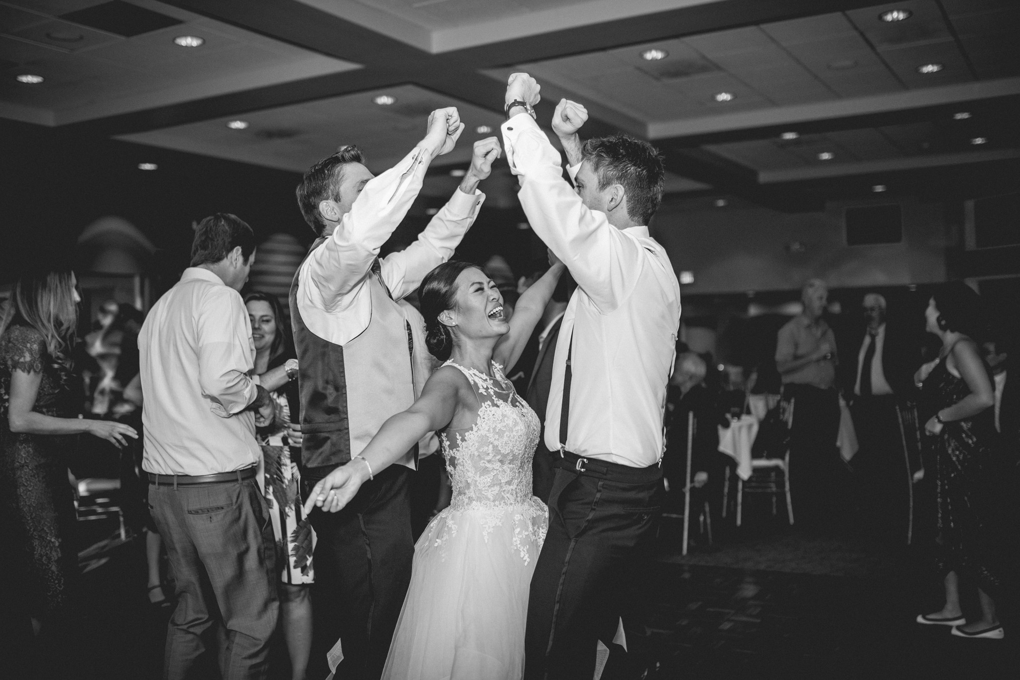 Fall Country Club Wedding in Michigan | Outdoor Autumn Wedding | Classic black and white wedding | Laurenda Marie Photography