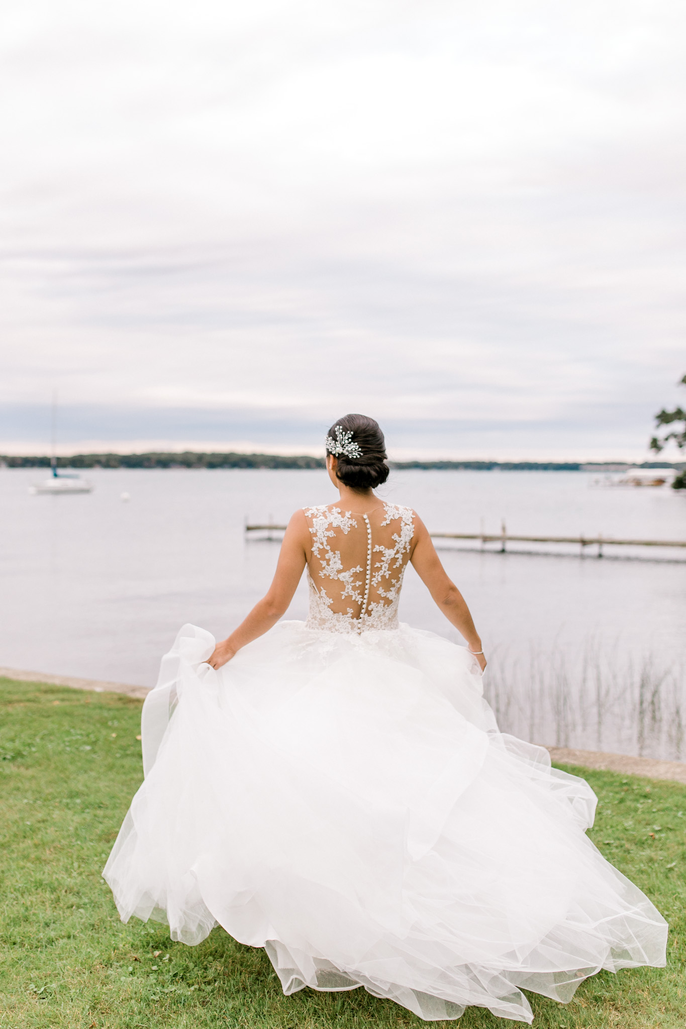 Fall Country Club Wedding in Michigan | Outdoor Autumn Wedding | Classic black and white wedding | Laurenda Marie Photography