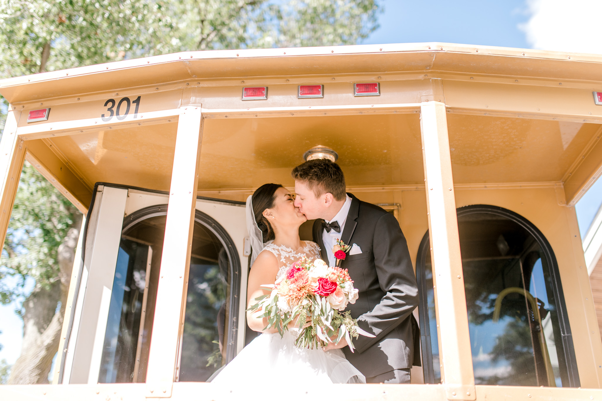 Fall Country Club Wedding in Michigan | Outdoor Autumn Wedding | Classic black and white wedding | Laurenda Marie Photography