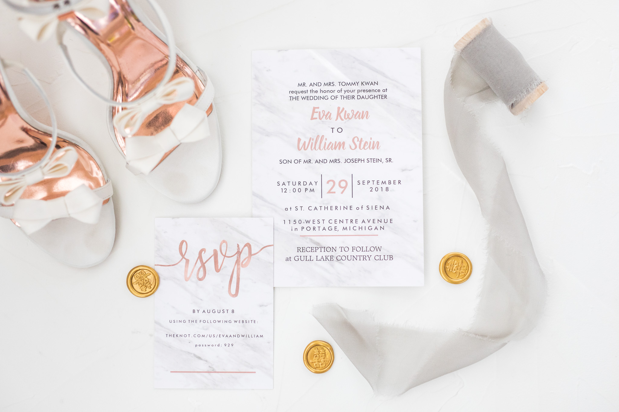 Fall Country Club Wedding in Michigan | Outdoor Autumn Wedding | Classic black and white wedding | Laurenda Marie Photography